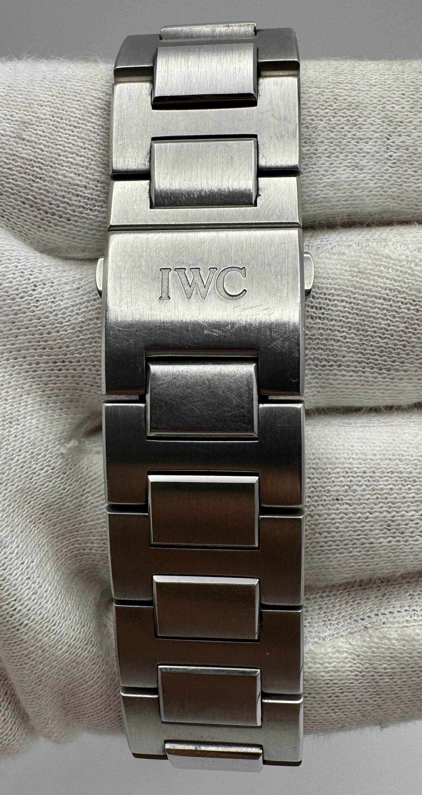 IWC Ingenieur Automatic 40 Full Steel Black Dial 2017 (Full-Set/Unpolished)