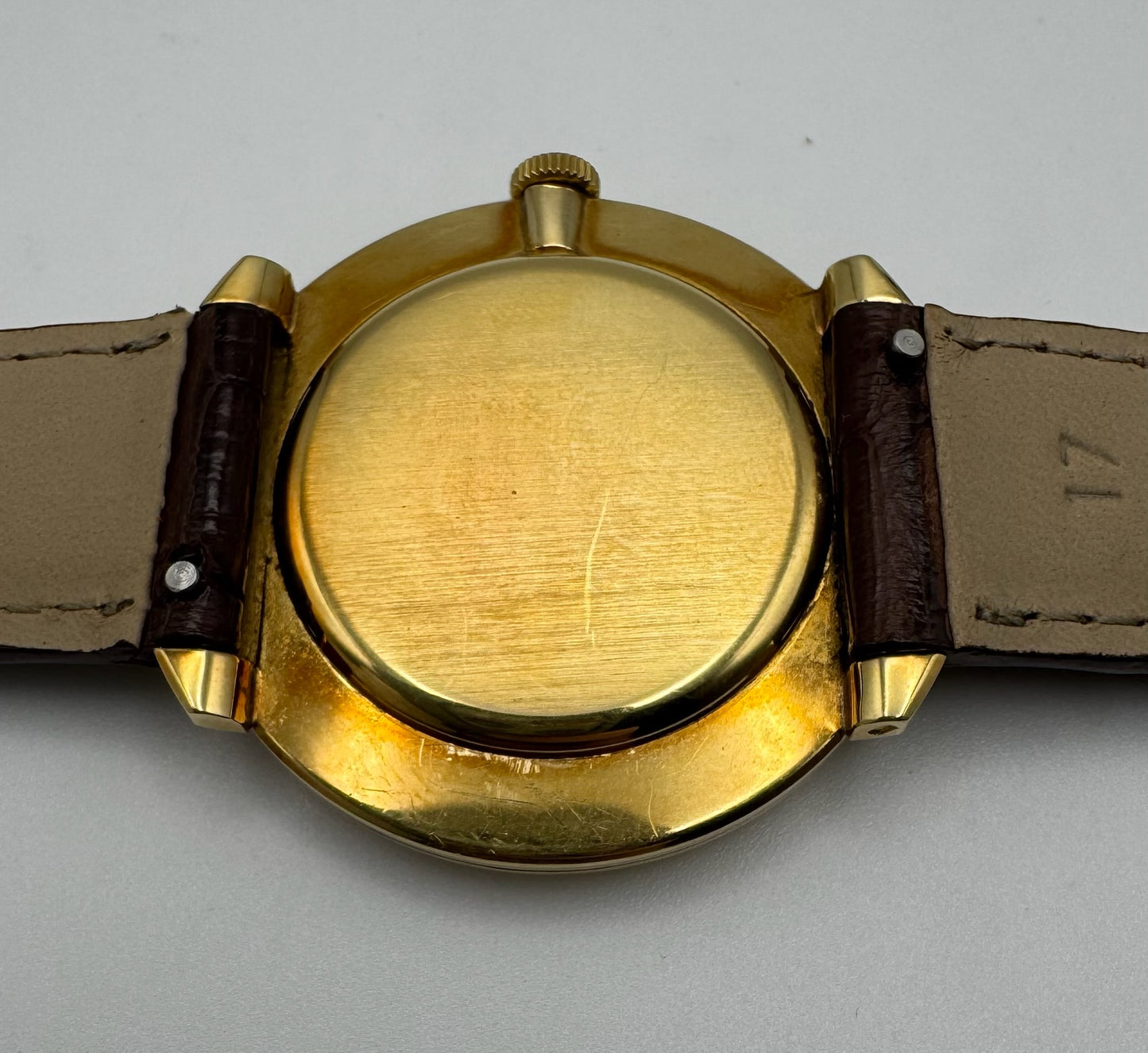 Vacheron Constantin Hooded Lugs Yellow Gold 34 Silver Dial Manual Winding Pristine Condition 1950s (Serviced)