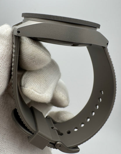 Unimatic Modello Uno GMT Blasted Titanium Swiss Movement Ltd Edition 100pcs 2022 (Full-Set/Mint)