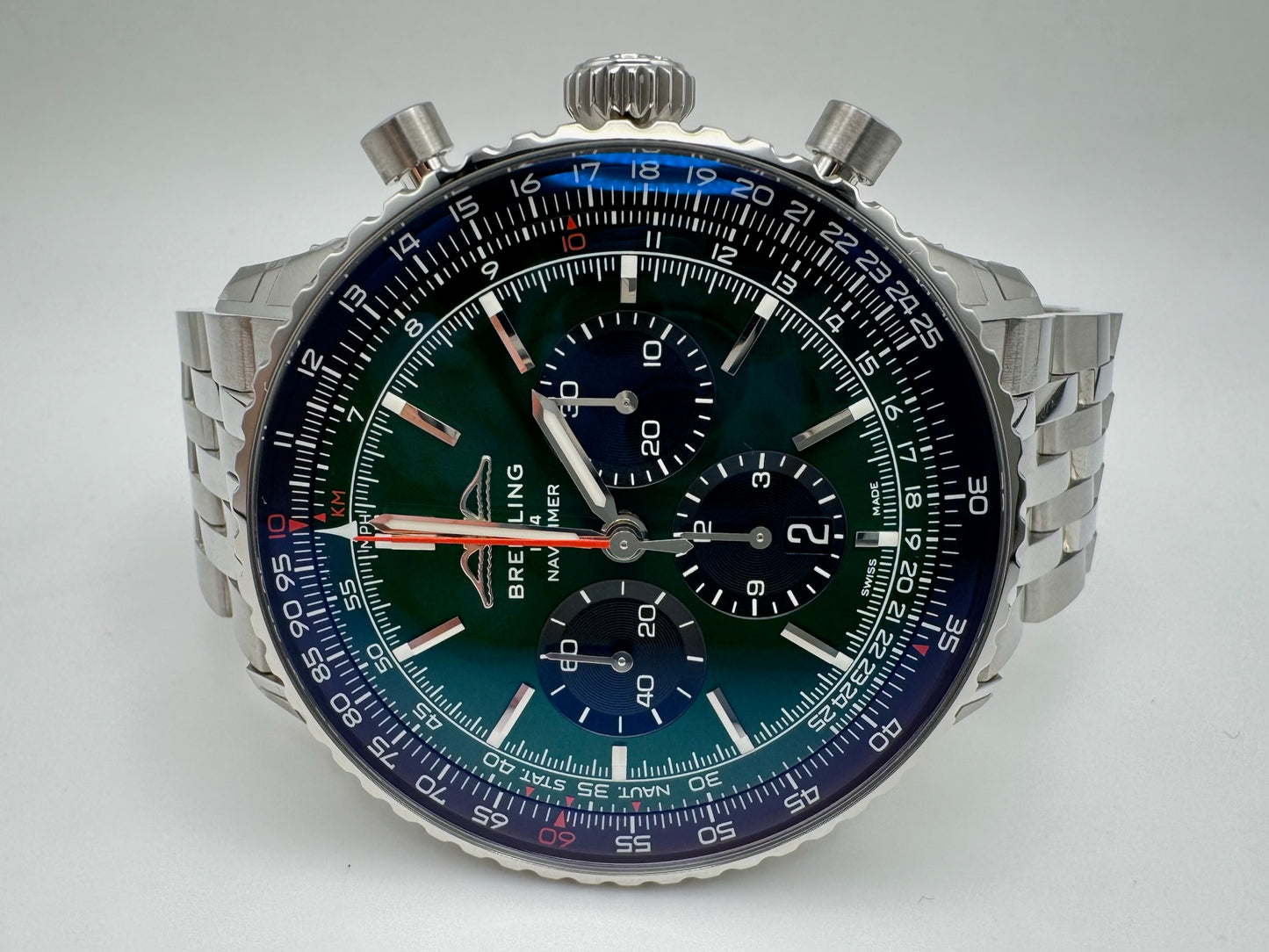 Breitling Navitimer 1 B01 Chronograph 46 Full Steel Green Dial (Full-Set/Mint)