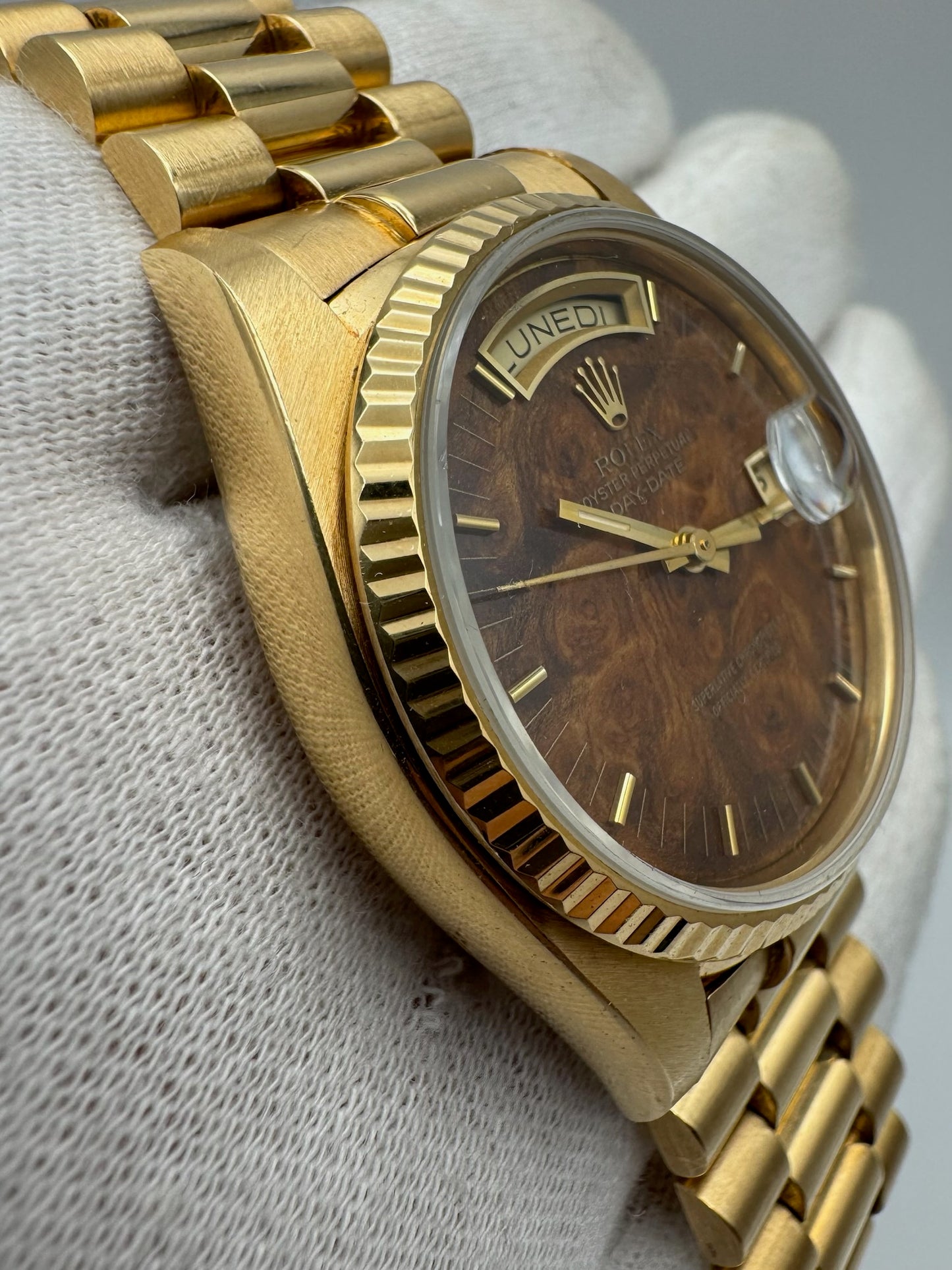 Rolex Day-Date 36 Full Gold Rare Wood Dial 1982 (Full-Set/Unpolished/Serviced)