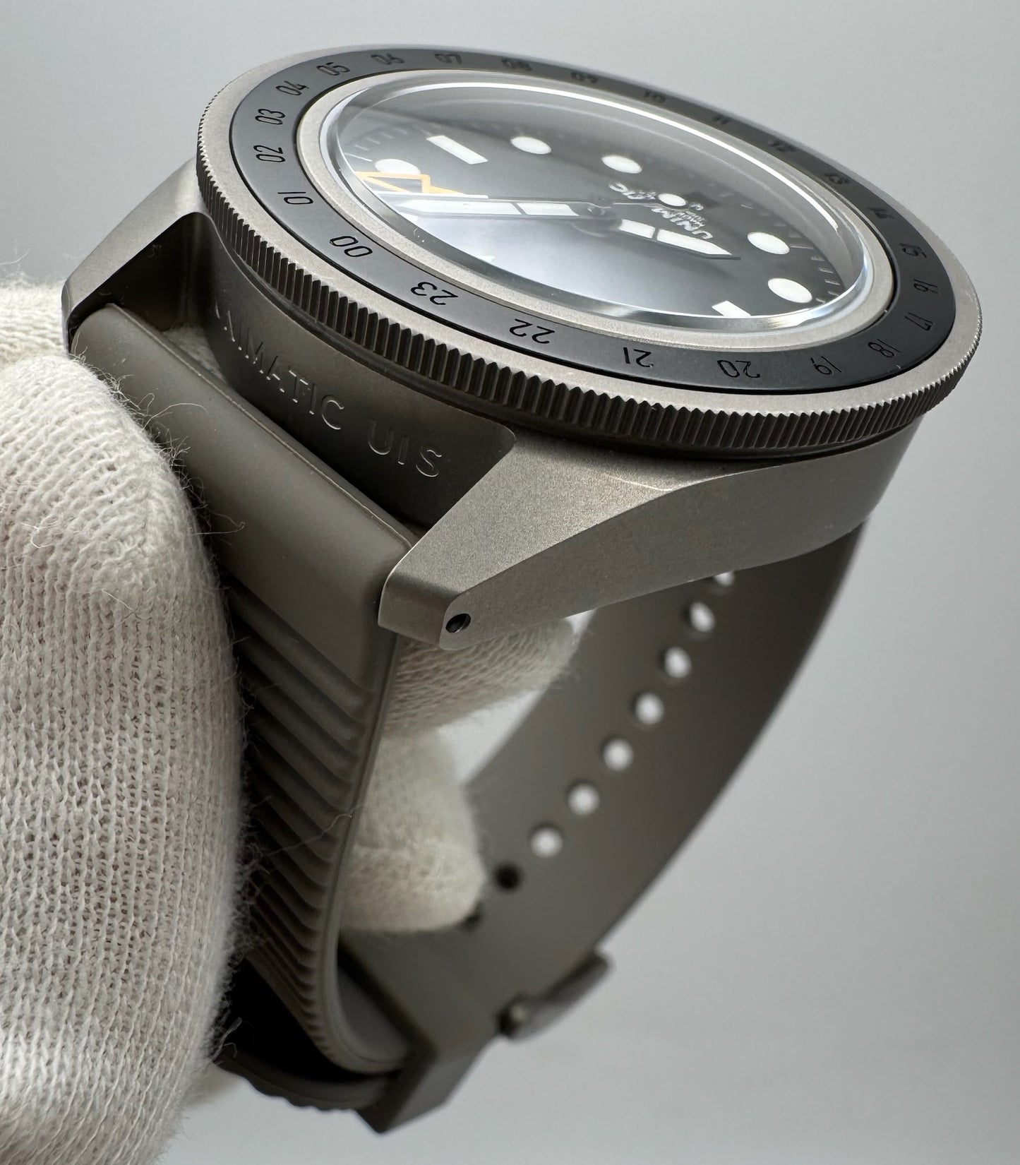 Unimatic Modello Uno GMT Blasted Titanium Swiss Movement Ltd Edition 100pcs 2022 (Full-Set/Mint)