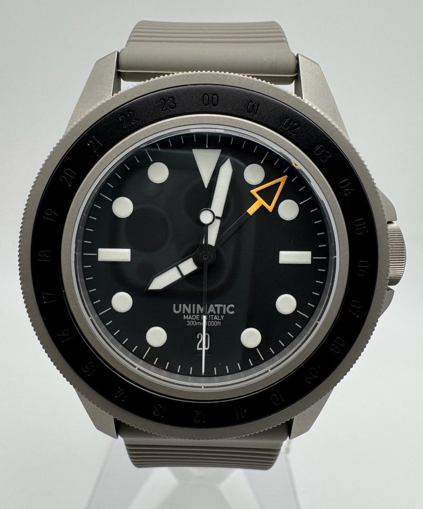 Unimatic Modello Uno GMT Blasted Titanium Swiss Movement Ltd Edition 100pcs 2022 (Full-Set/Mint)