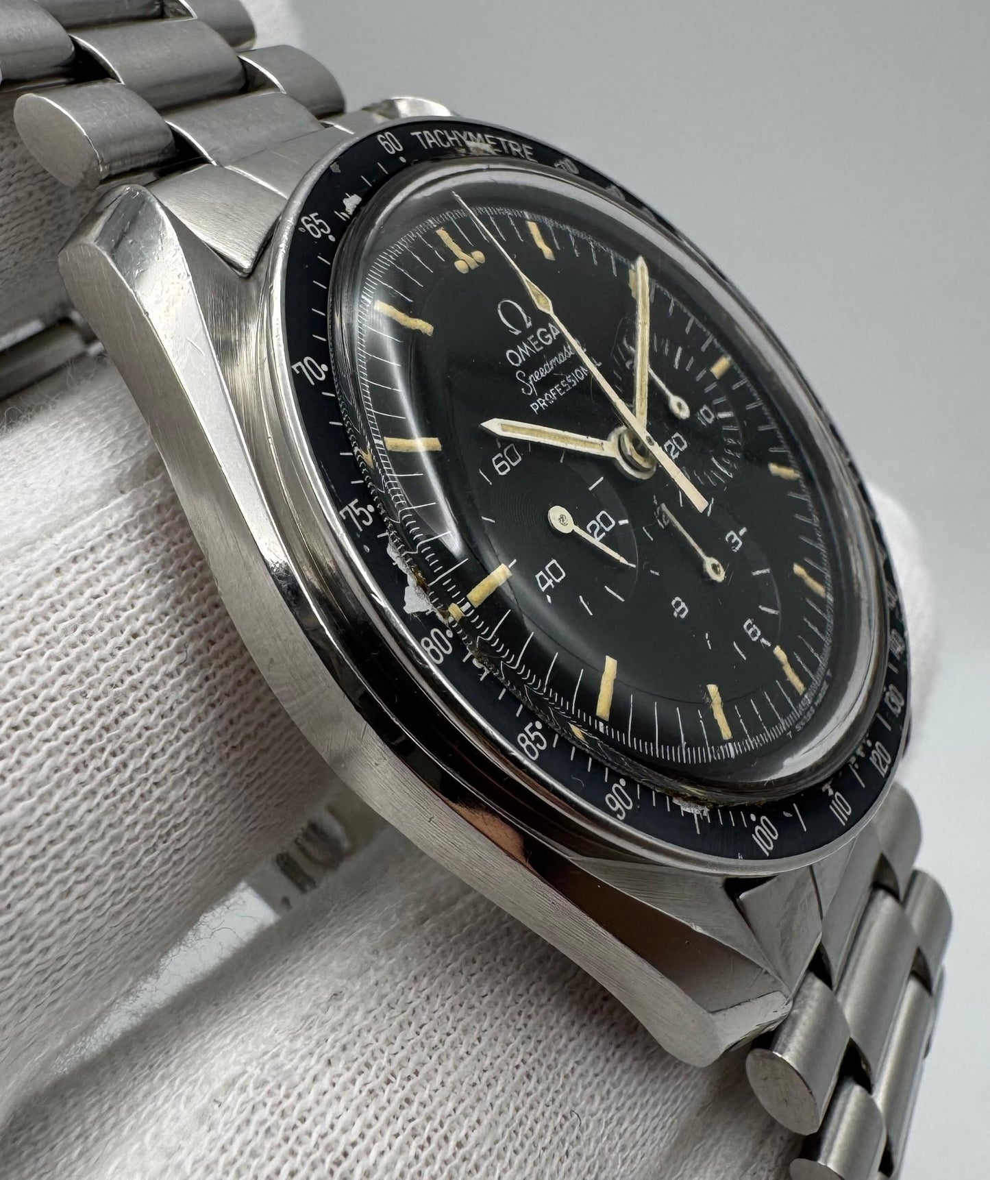 Omega Speedmaster Professional Moonwatch Full Steel Yellow Patina Original Step Tritium Dial (Unpolished)