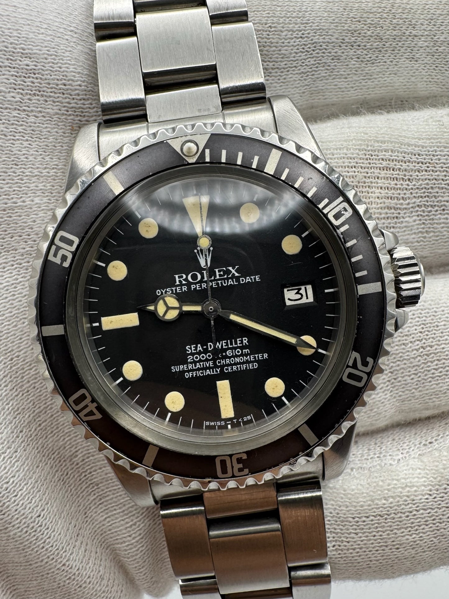 Rolex Sea-Dweller 1665 “Great White” Full Steel Yellow Patina 1979 (Full-Set/Serviced)