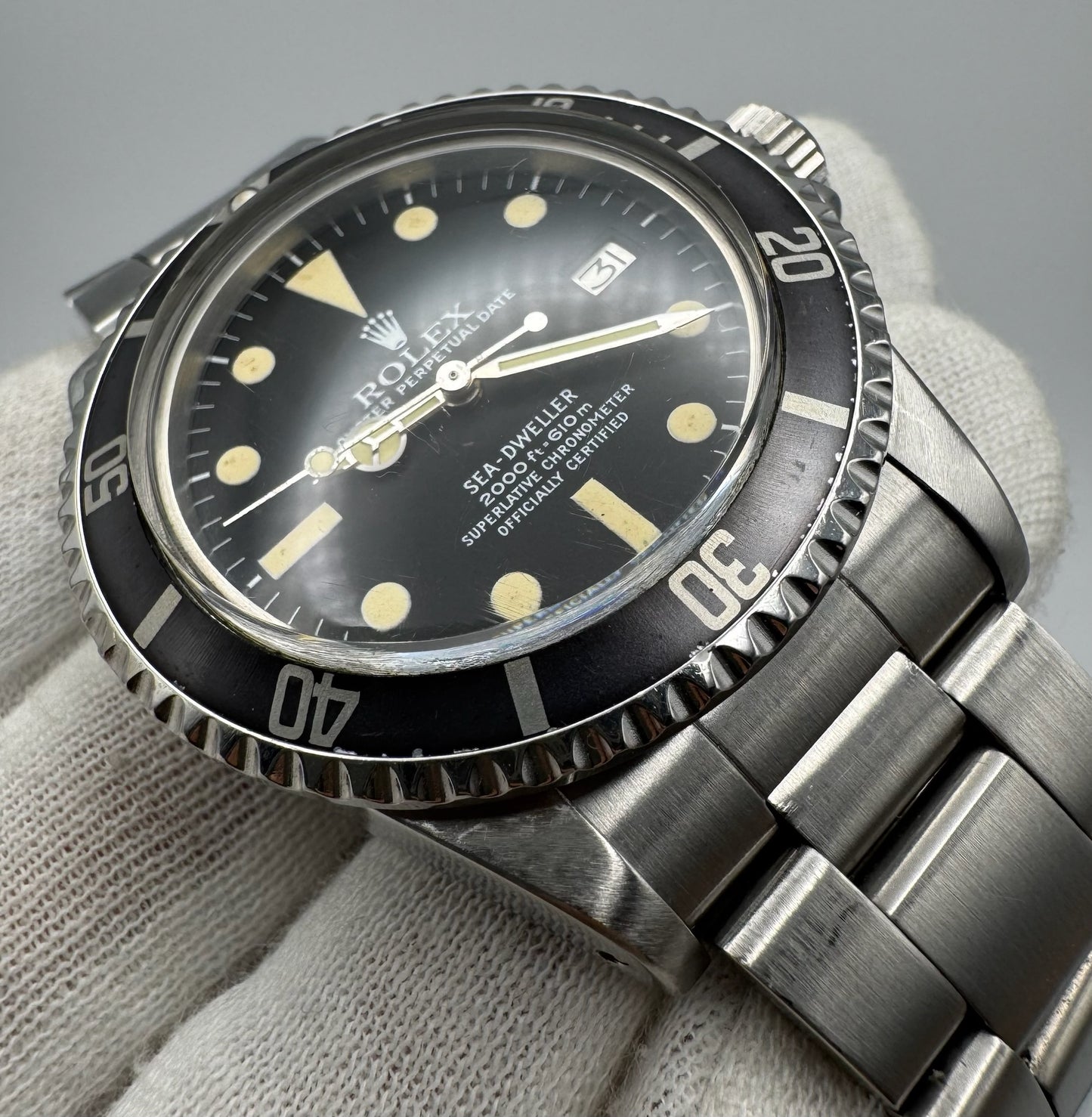 Rolex Sea-Dweller 1665 “Great White” Full Steel Yellow Patina 1979 (Full-Set/Serviced)