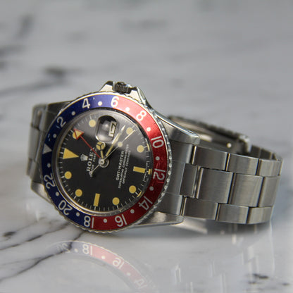 Rolex GMT-Master 1675 MK2 Heavy Patina All Red GMT Hand Pepsi Red Back 1971 (Full-Set/Serviced)