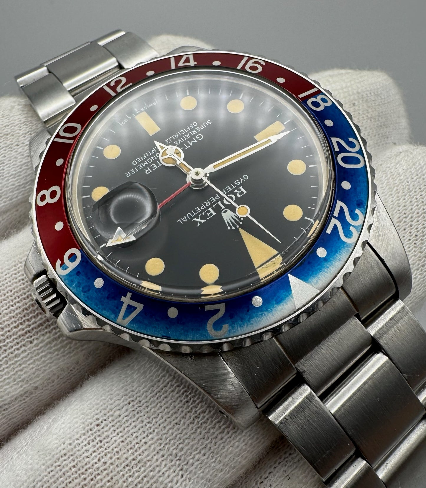Rolex GMT-Master 16750 Pepsi Matte Dial Yellow Patina 1980 (Full-Set/Unpolished)