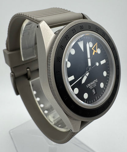 Unimatic Modello Uno GMT Blasted Titanium Swiss Movement Ltd Edition 100pcs 2022 (Full-Set/Mint)