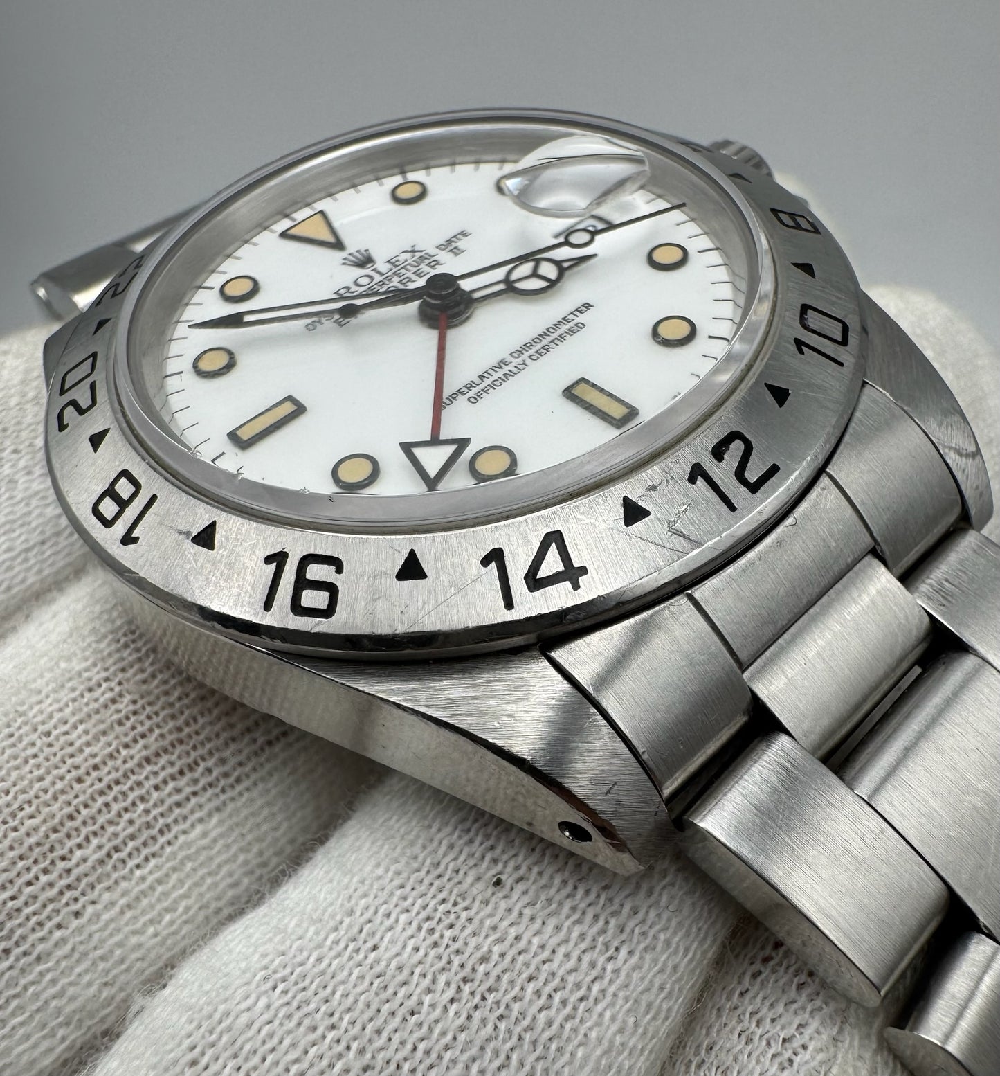 Rolex Explorer II Polar “Chicchi Di Mais” Heavy Patina Original Owner 1991 (Box/Service Papers/Unpolished)