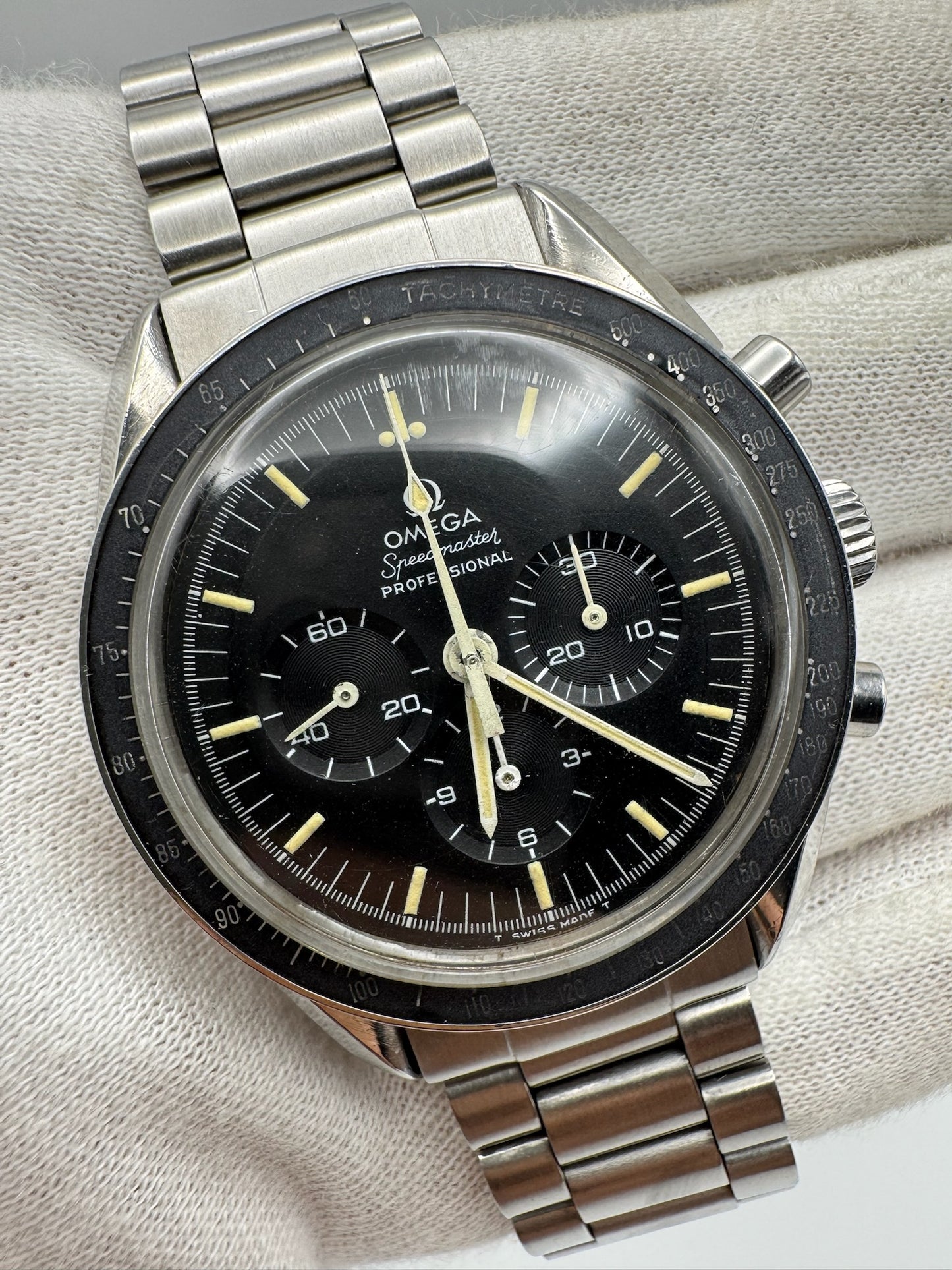 Omega Speedmaster Professional Moonwatch Full Steel Ghost Bezel Yellow Patina Step Dial 1969 (Serviced)