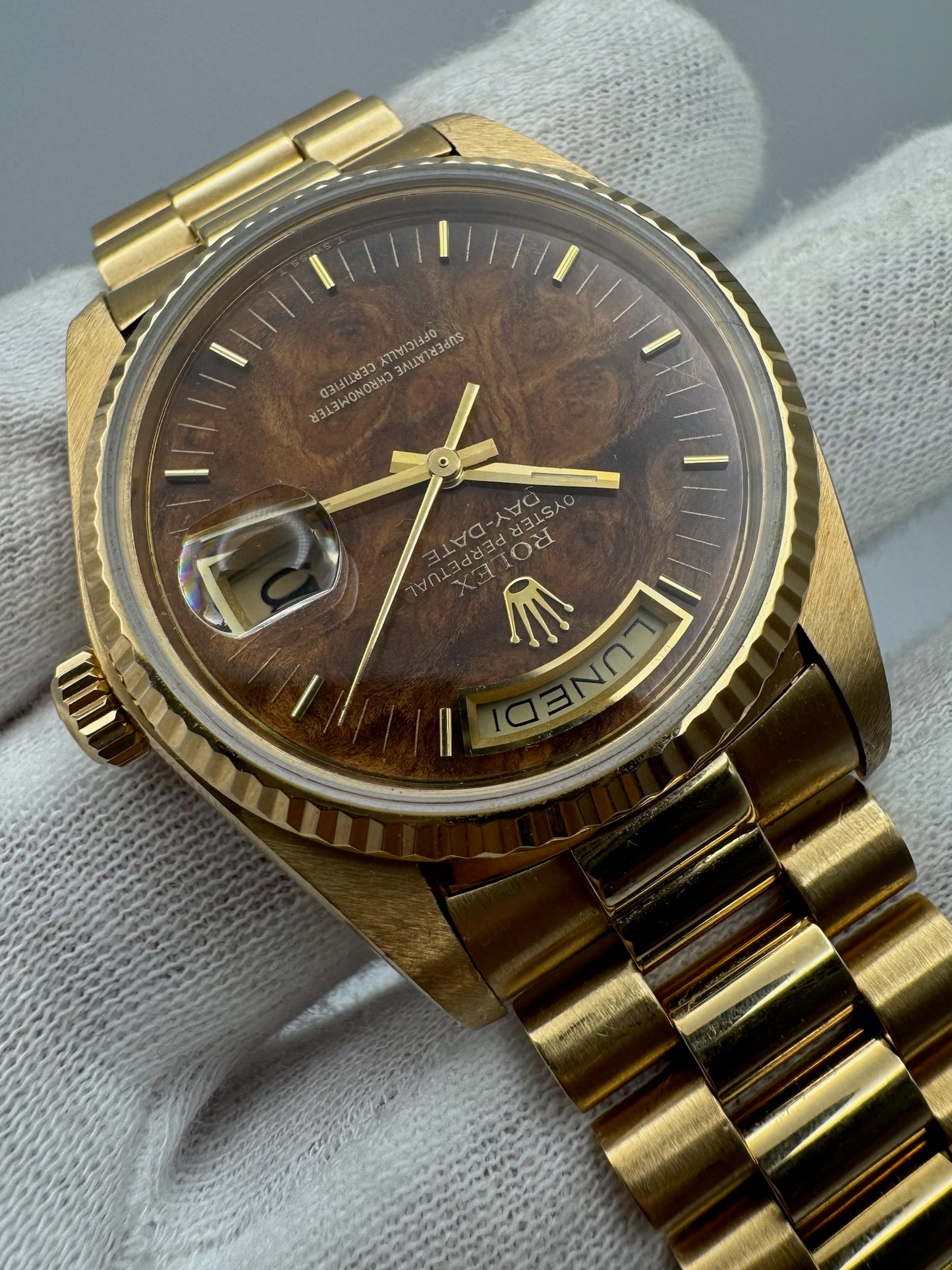 Rolex Day-Date 36 Full Gold Rare Wood Dial 1982 (Full-Set/Unpolished/Serviced)