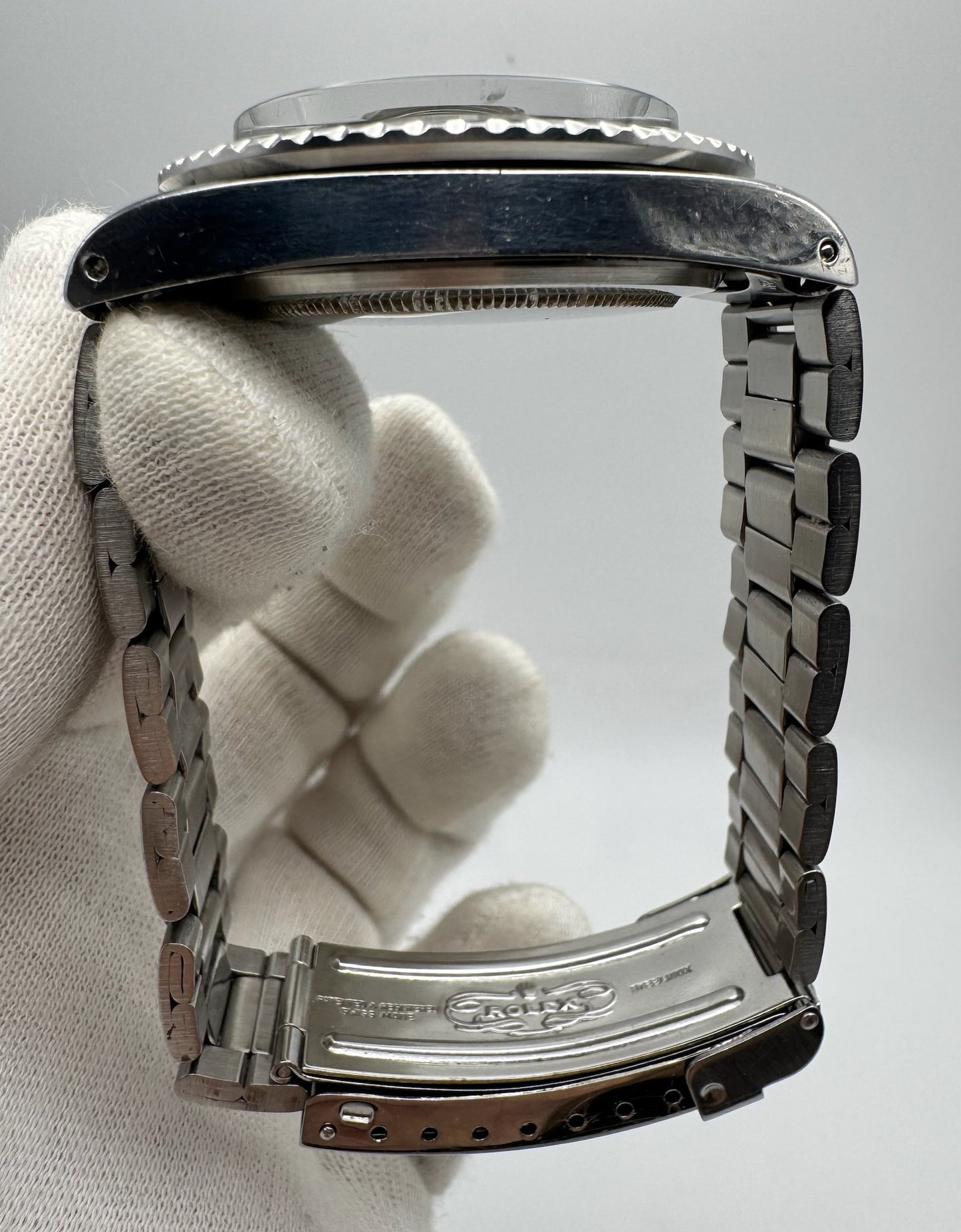 Rolex Submariner Date 1680 Red Yellow Patina 1970 (Full-Set/Unpolished)