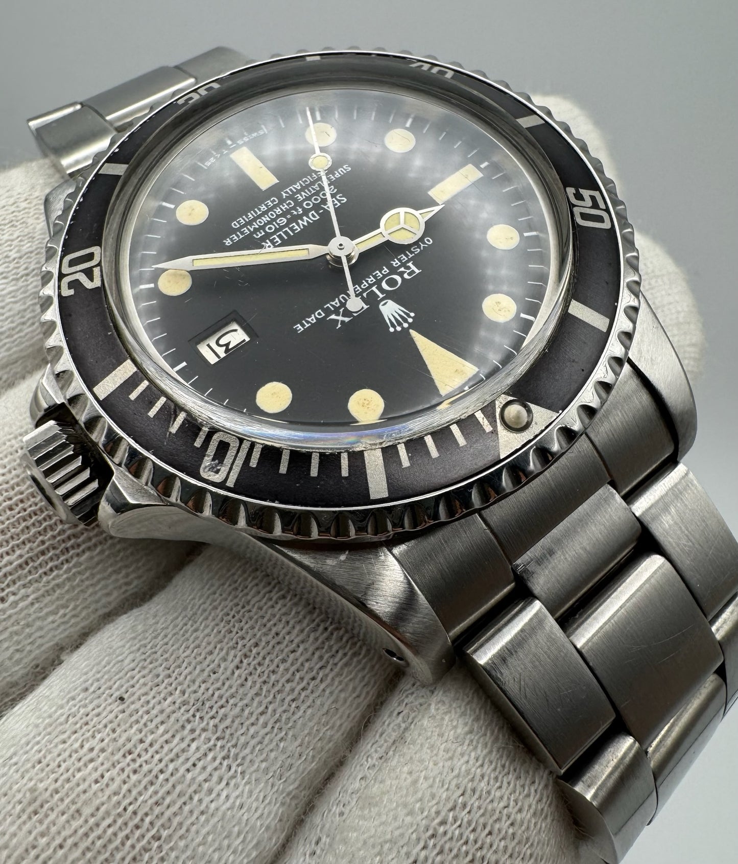 Rolex Sea-Dweller 1665 “Great White” Full Steel Yellow Patina 1979 (Full-Set/Serviced)