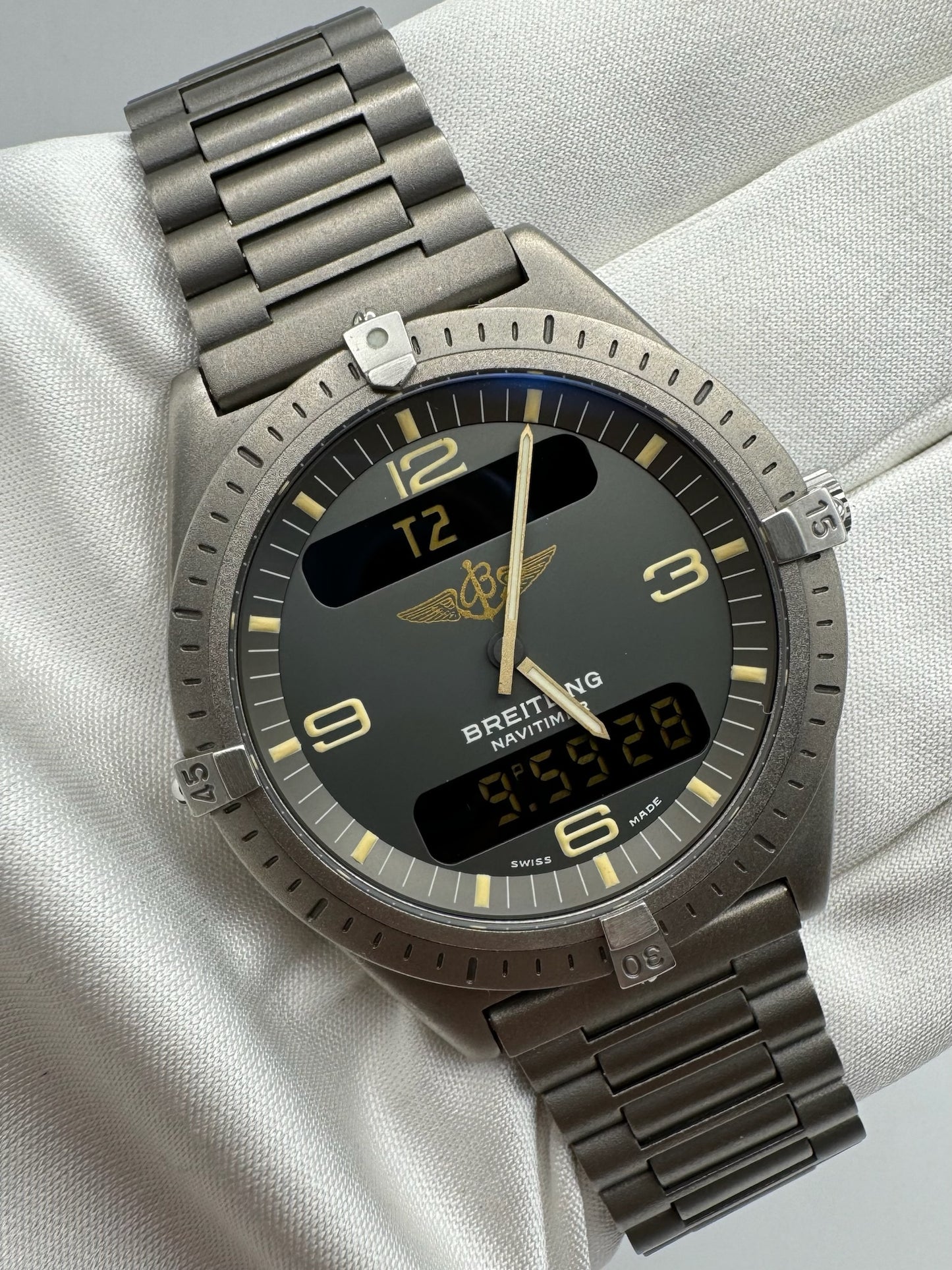 Breitling Aerospace Titanium with Tritium Dial (Unworn/Full-Set)