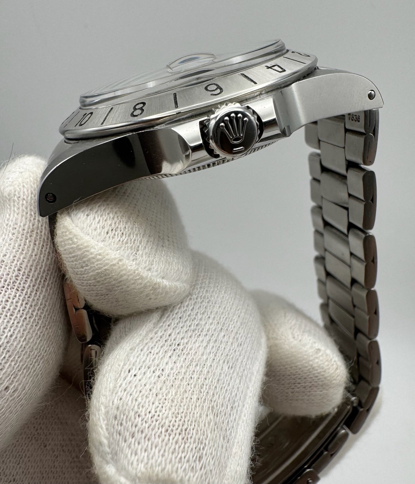 Rolex Explorer II 1655 Steve Mc Queen 1655 Full Steel Yellow Patina MK1 Straight Hand 1972 (Box/Mint/Serviced)