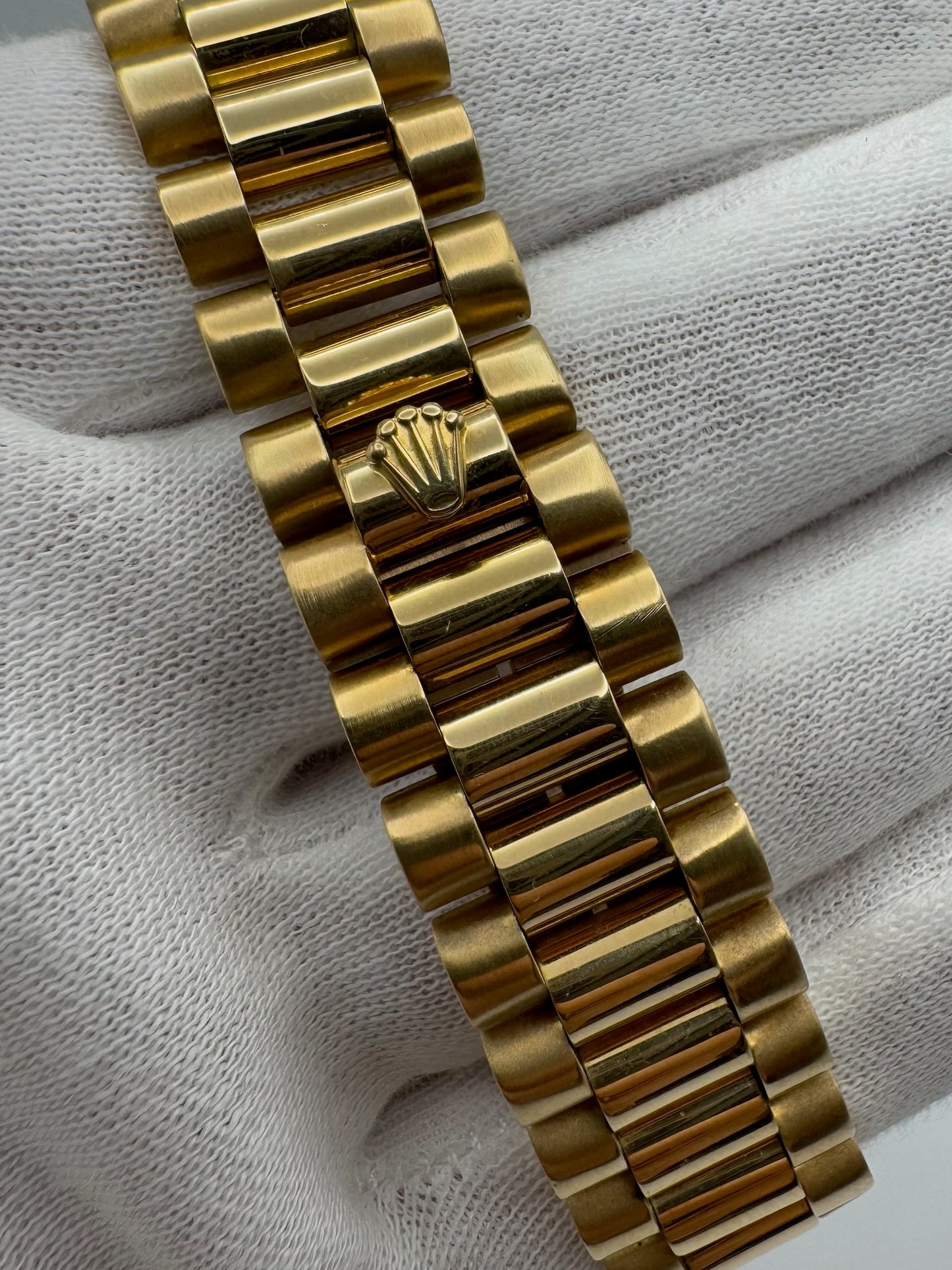 Rolex Day-Date 36 Full Gold 18K Champagne Tapestry Dial 1987