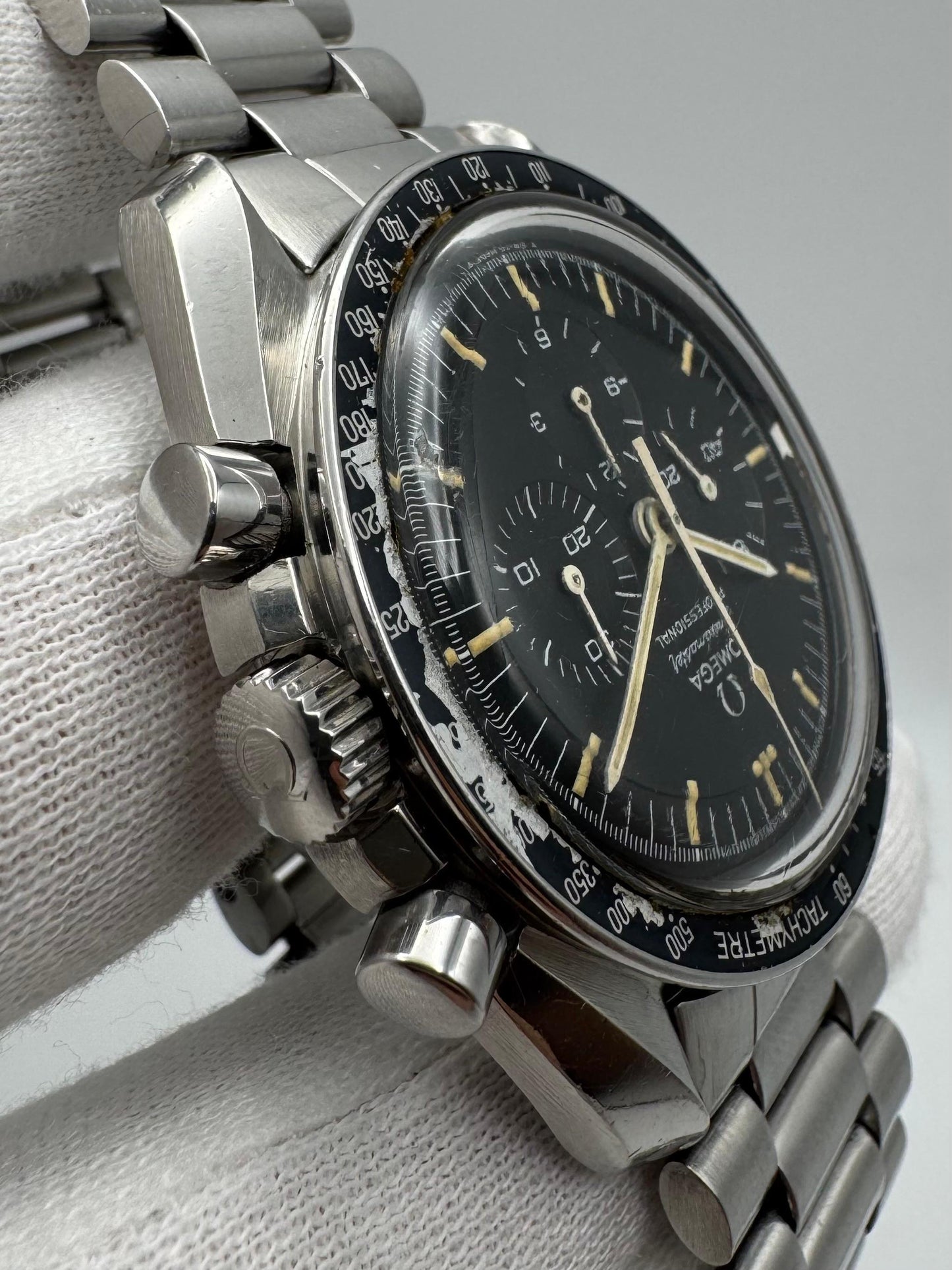 Omega Speedmaster Professional Moonwatch Full Steel Yellow Patina Original Step Tritium Dial (Unpolished)