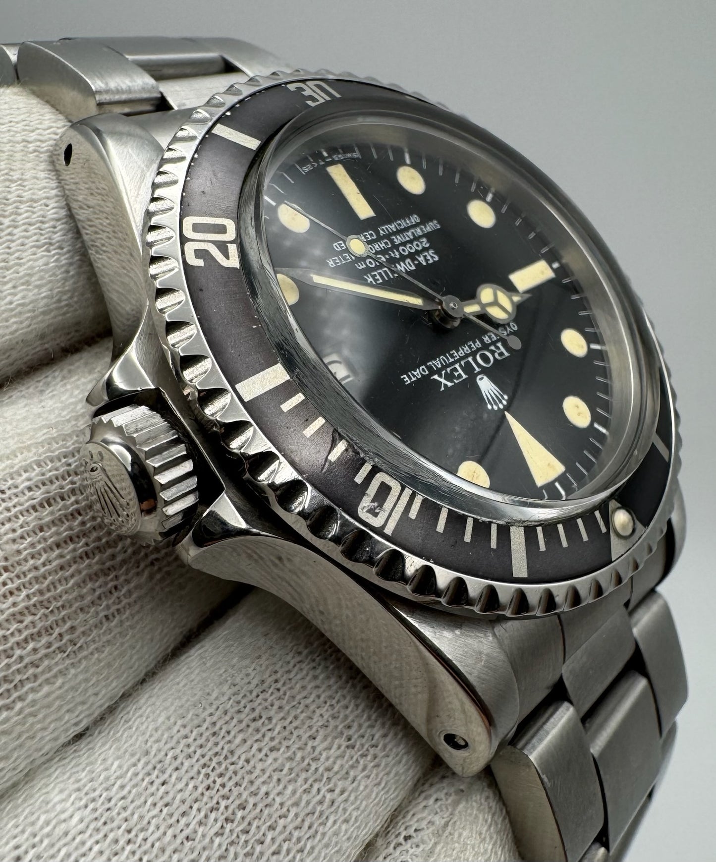 Rolex Sea-Dweller 1665 “Great White” Full Steel Yellow Patina 1979 (Full-Set/Serviced)