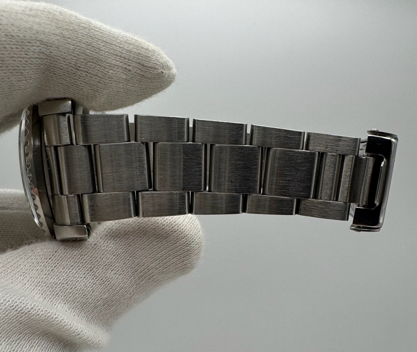 Rolex Sea-Dweller 1665 “Great White” Full Steel Yellow Patina 1979 (Full-Set/Serviced)