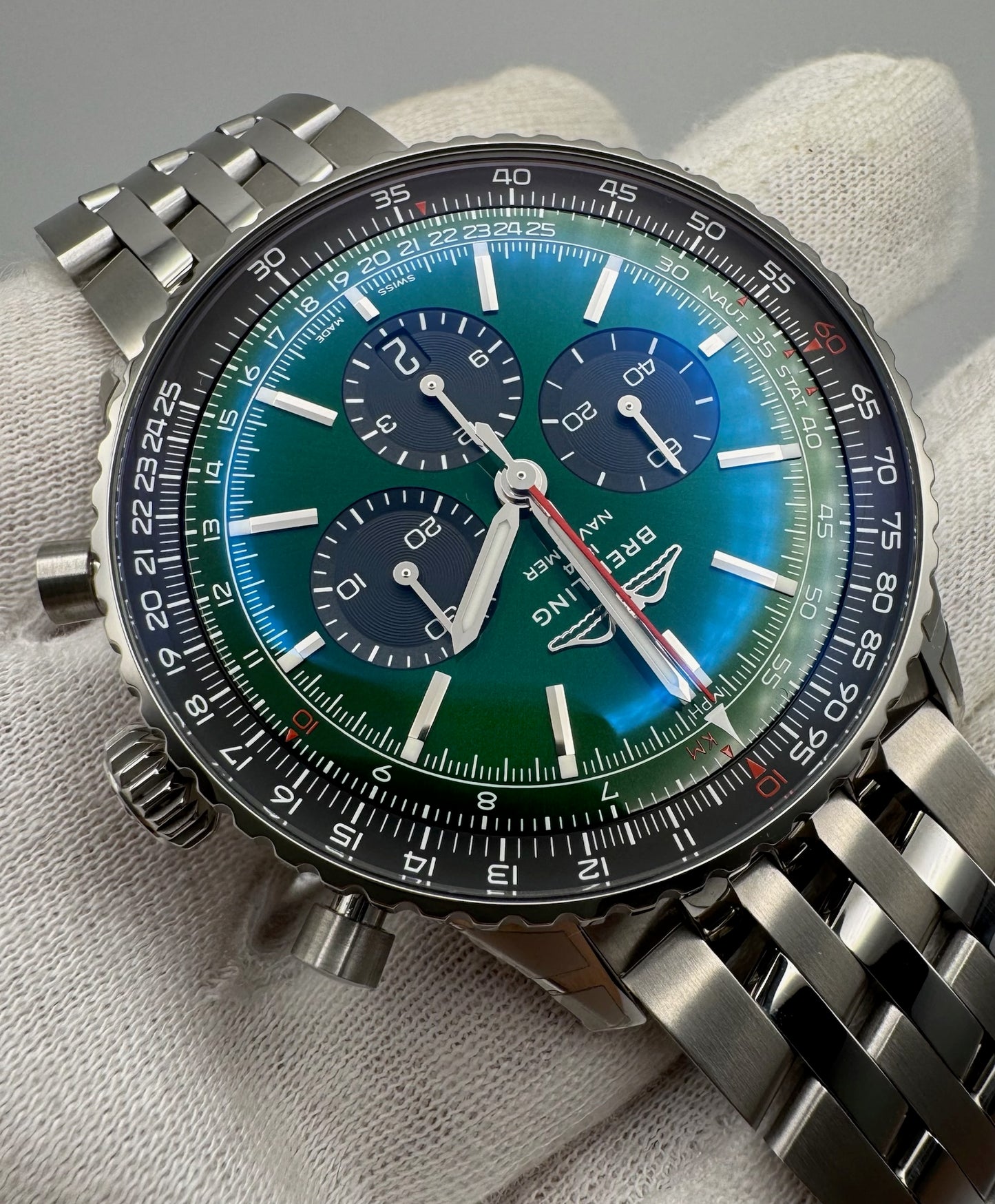 Breitling Navitimer 1 B01 Chronograph 46 Full Steel Green Dial (Full-Set/Mint)