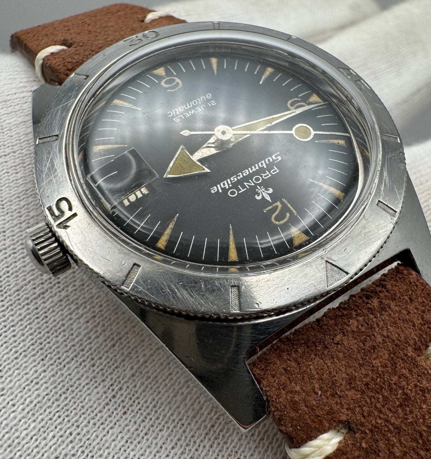 Pronto Submersible Skin Diver Steel Auto Broad Arrow 1960