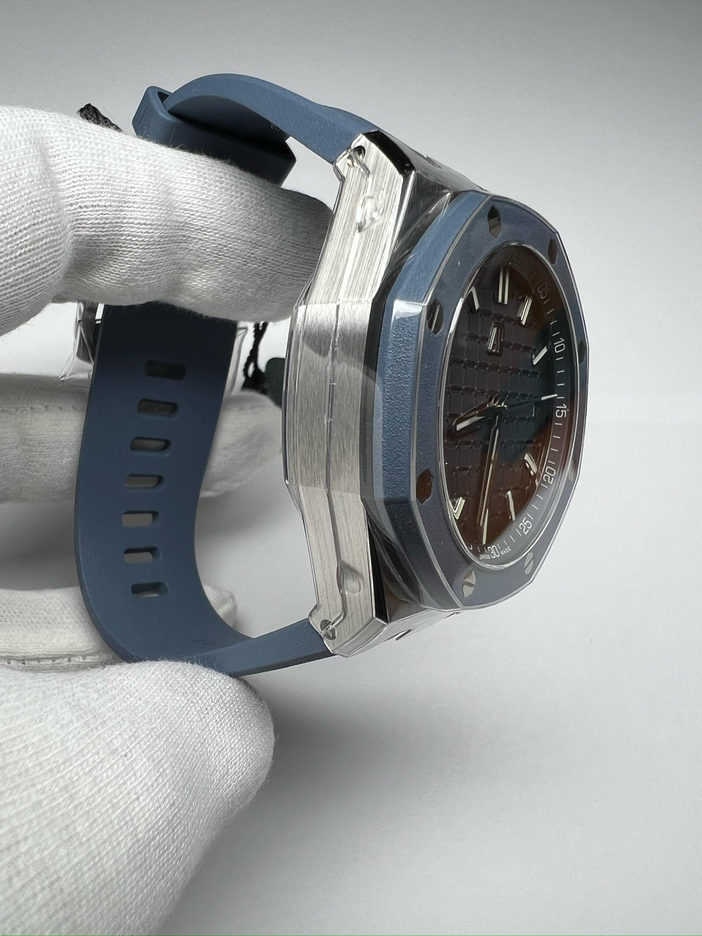 Audemars Piguet Royal Oak Offshore 43 Blue Dial 2025 (Full-Set/Unworn)