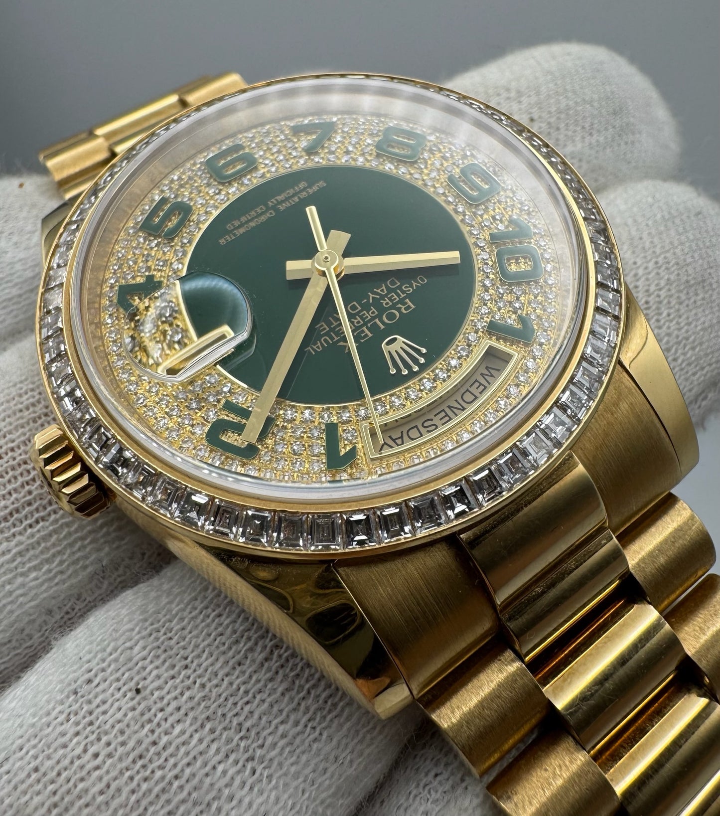 Rolex Day-Date 36 Extremely Rare Green Enamel Dial Factory Diamonds Baguette Bezel 2016 (Full-Set/Unpolished)