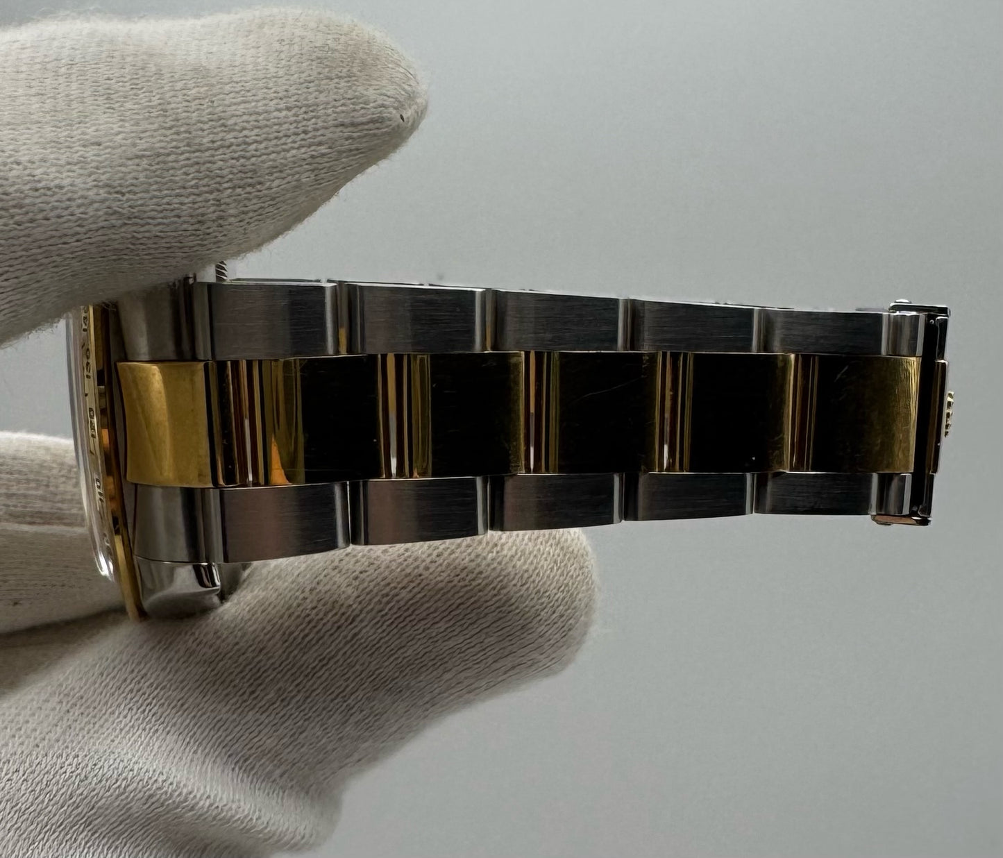 Rolex Daytona 116523 Steel/Yellow Gold White Dial Original Owner 2004 (Full-Set/Unpolished)