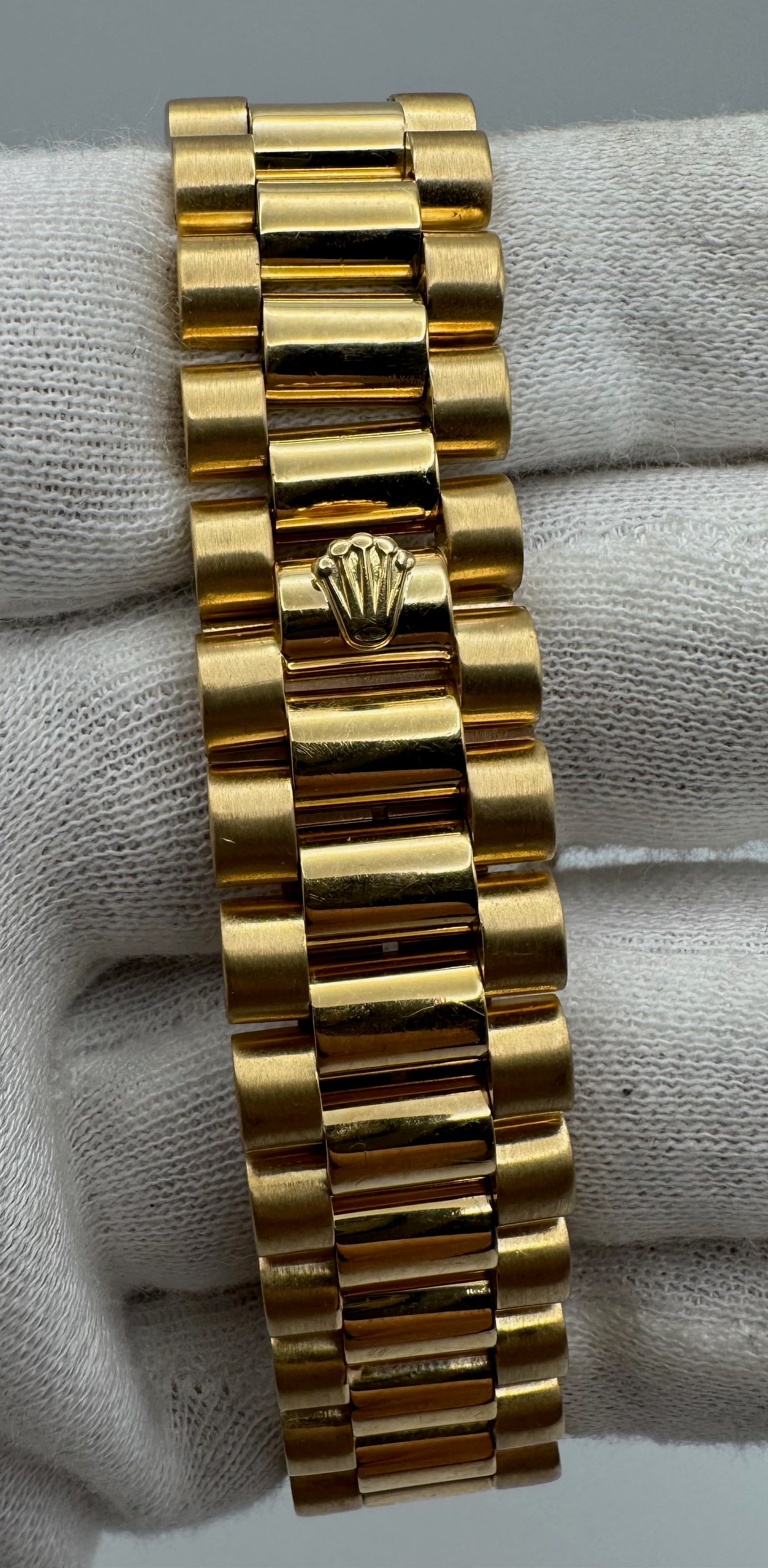 Rolex Day-Date 36 Full Yellow Gold White Cream Dial Roman Numerals 1985 (Serviced)