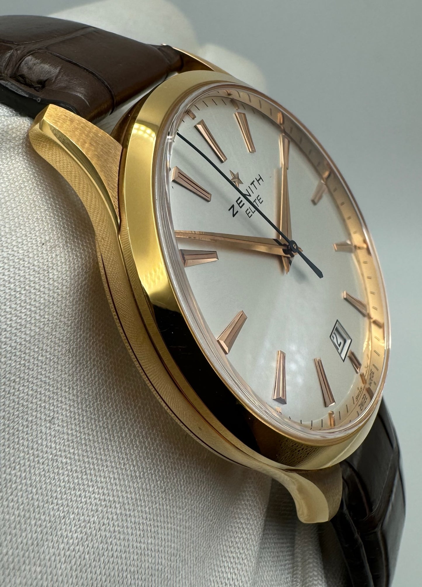 Zenith Captain Elite Rose Gold Ultra Thin with Silver Dial (New/Full-Set)