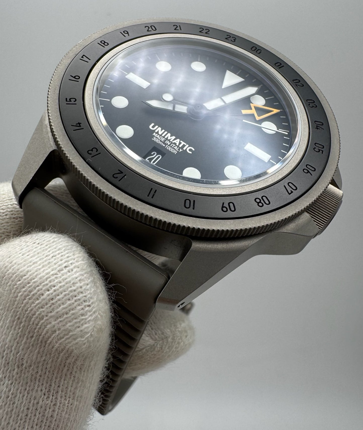 Unimatic Modello Uno GMT Blasted Titanium Swiss Movement Ltd Edition 100pcs 2022 (Full-Set/Mint)