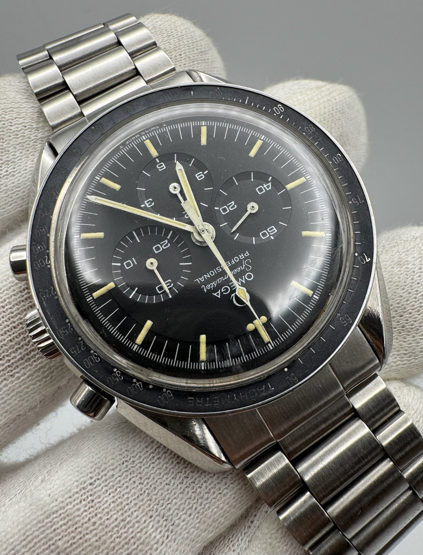 Omega Speedmaster Professional Moonwatch Full Steel Ghost Bezel Yellow Patina Step Dial 1969 (Serviced)