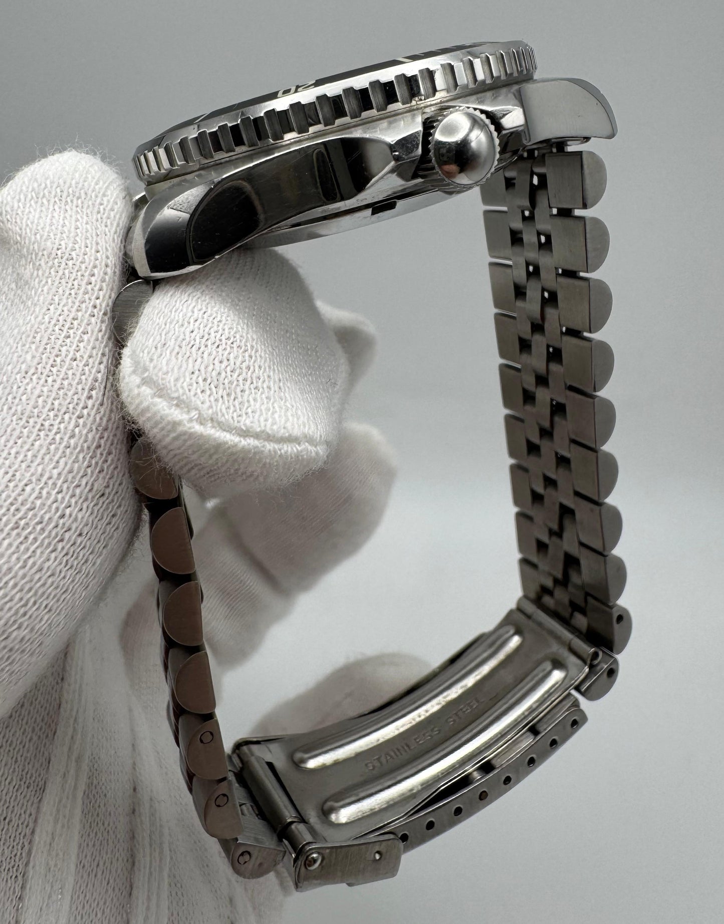 Heuer Professional Vintage Diver Full Steel Quartz Black Dial (Unpolished)