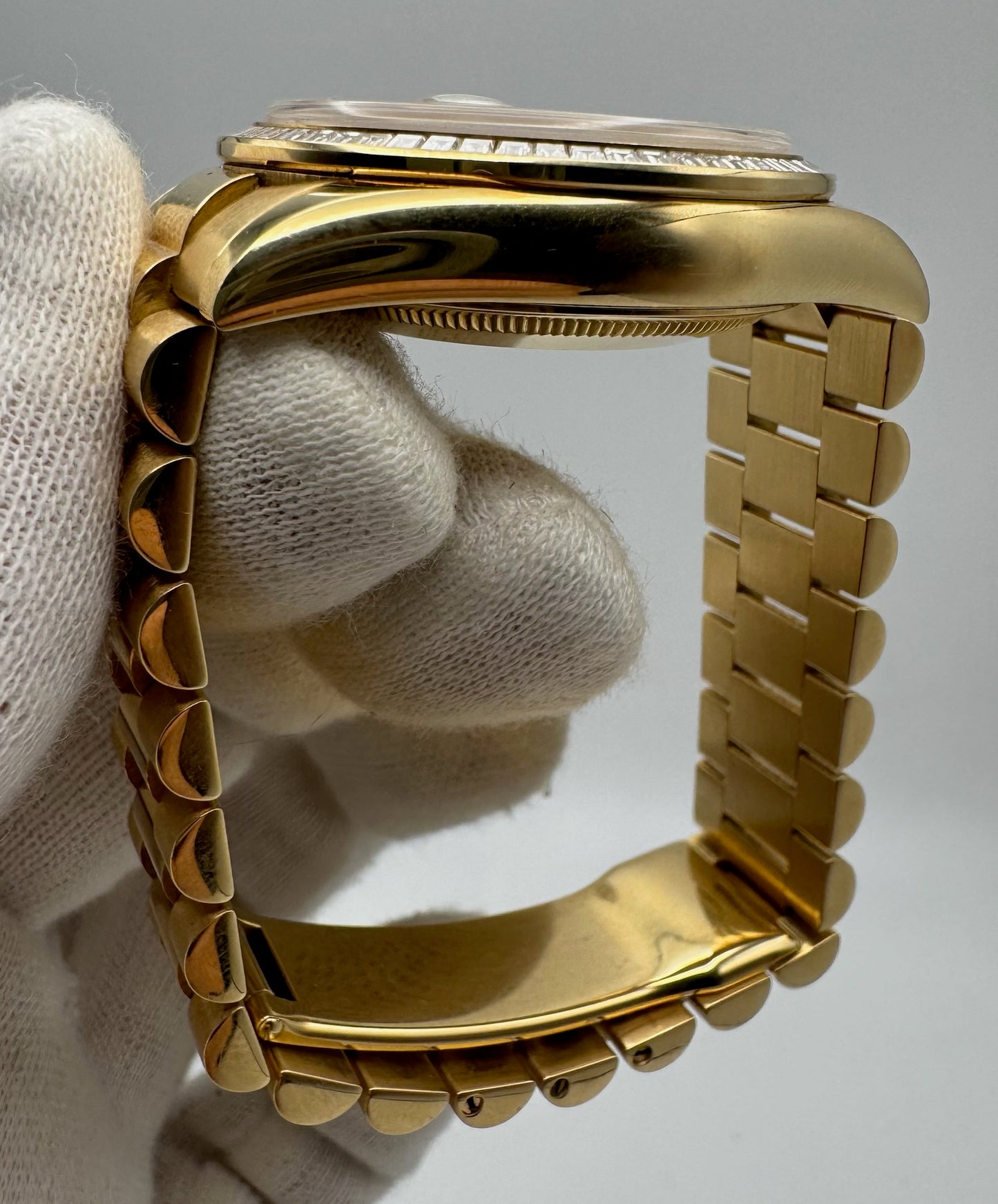 Rolex Day-Date 36 Extremely Rare Green Enamel Dial Factory Diamonds Baguette Bezel 2016 (Full-Set/Unpolished)