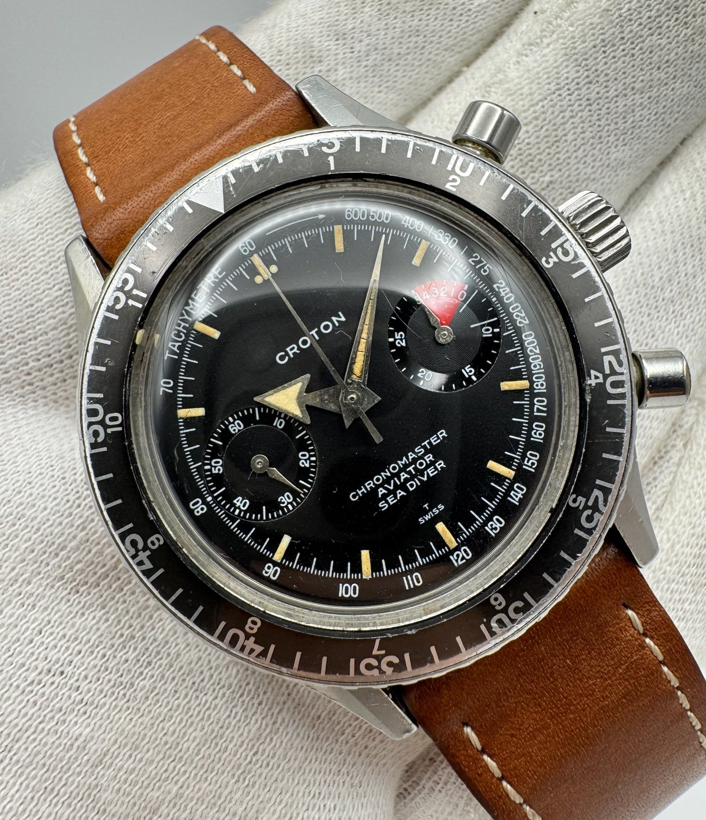 Croton Aviator Sea Diver Chronograph Manual Winding Yellow Patina Broad Arrow Hands Faded Bezel 1960s (Unpolished)