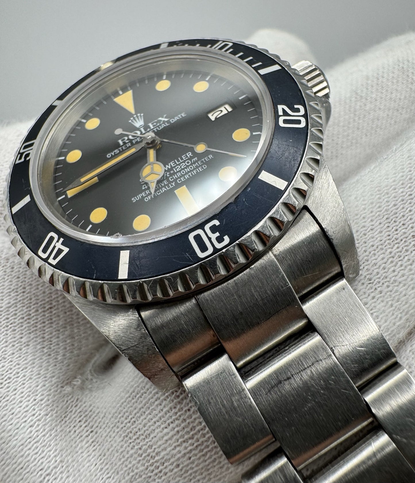 Rolex Sea-Dweller 16660 Matte Dial Heavy Patina 1981 (Full-Set/Unpolished)