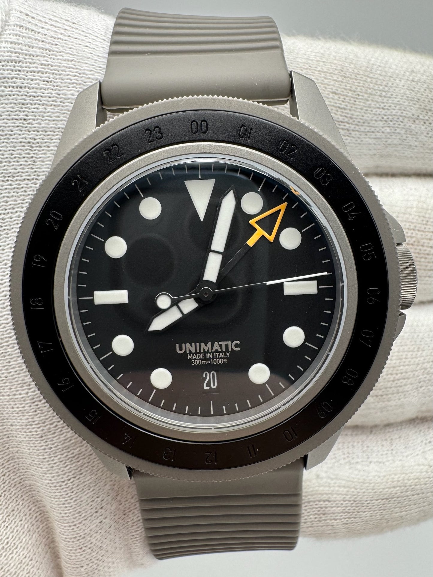 Unimatic Modello Uno GMT Blasted Titanium Swiss Movement Ltd Edition 100pcs 2022 (Full-Set/Mint)