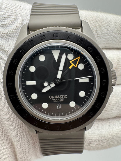 Unimatic Modello Uno GMT Blasted Titanium Swiss Movement Ltd Edition 100pcs 2022 (Full-Set/Mint)