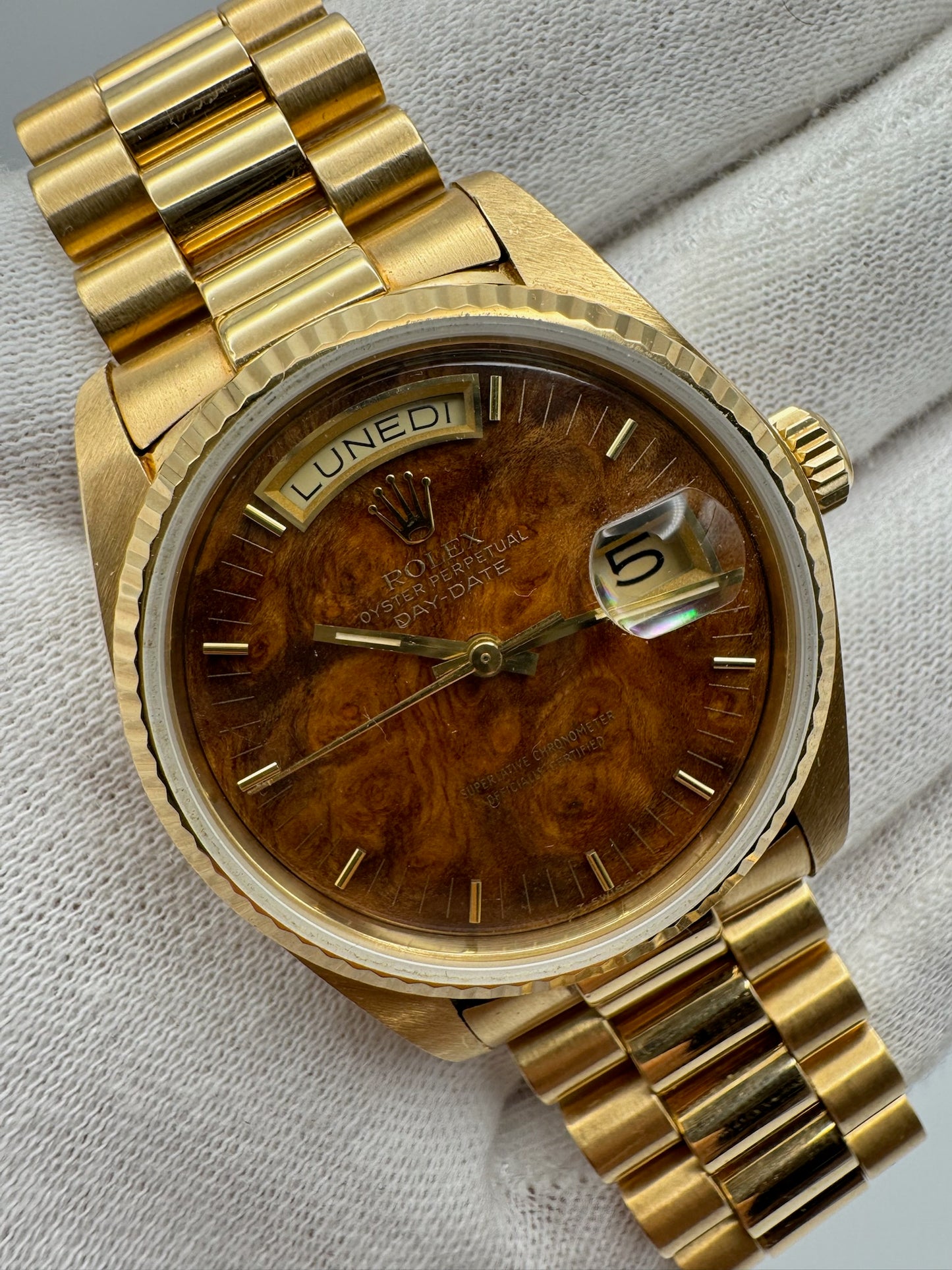 Rolex Day-Date 36 Full Gold Rare Wood Dial 1982 (Full-Set/Unpolished/Serviced)