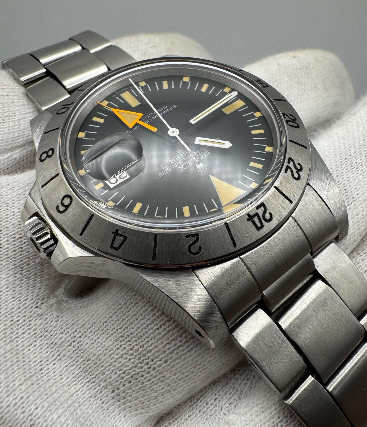 Rolex Explorer II 1655 Steve Mc Queen 1655 Full Steel Yellow Patina MK1 Straight Hand 1972 (Box/Mint/Serviced)