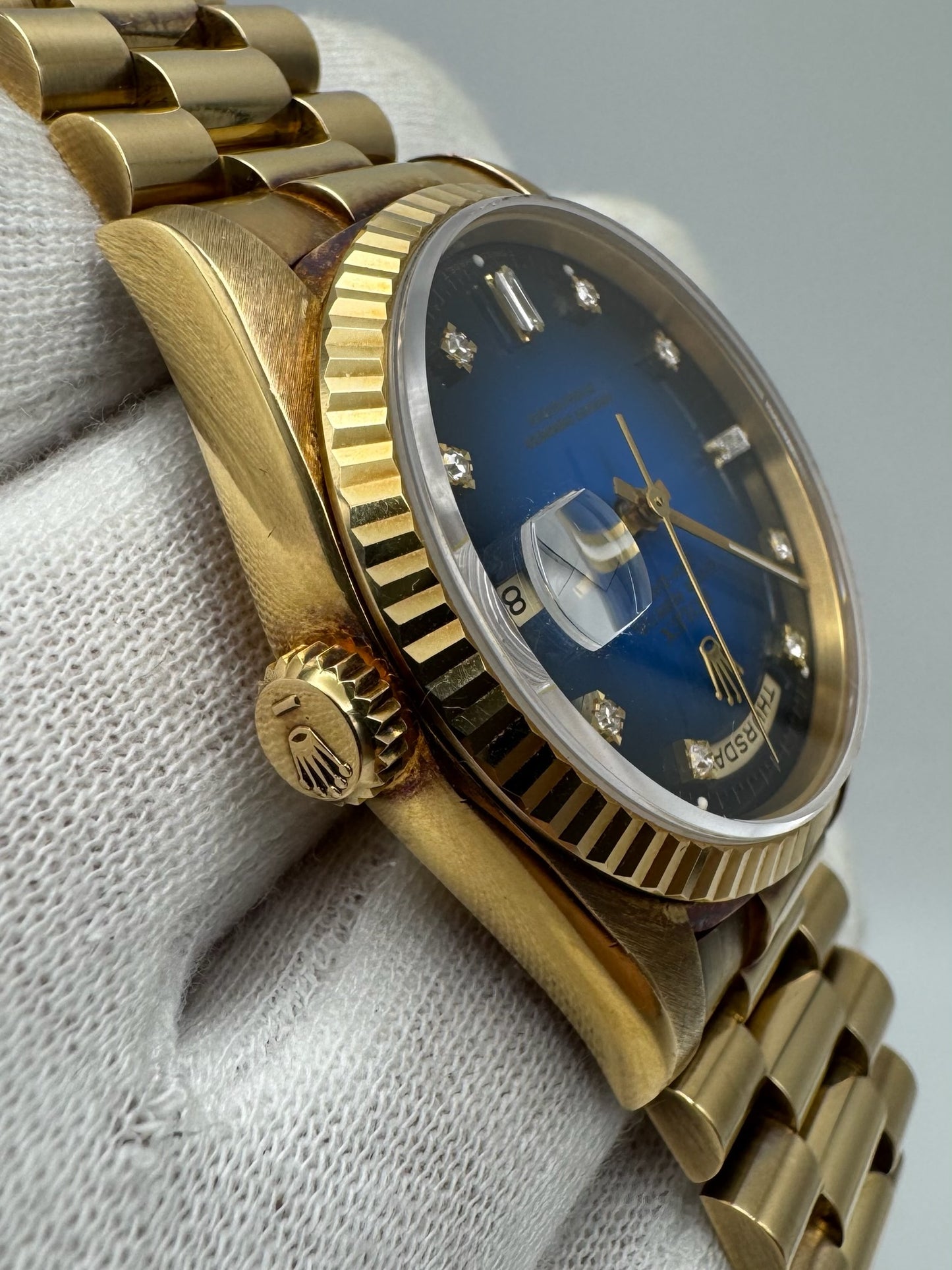 Rolex Day-Date 36 Full Gold OEM Blue Vignette Diamond Dial 1995 (Box & Service Papers/Unpolished)