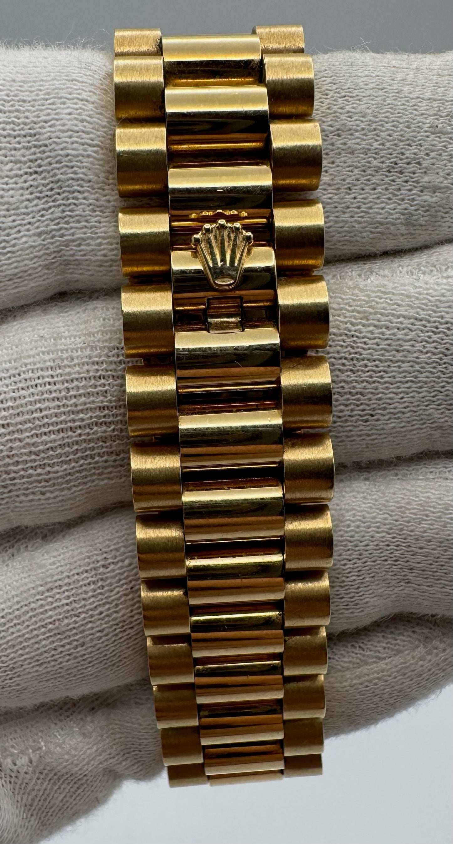 Rolex Day-Date 36 Extremely Rare Green Enamel Dial Factory Diamonds Baguette Bezel 2016 (Full-Set/Unpolished)