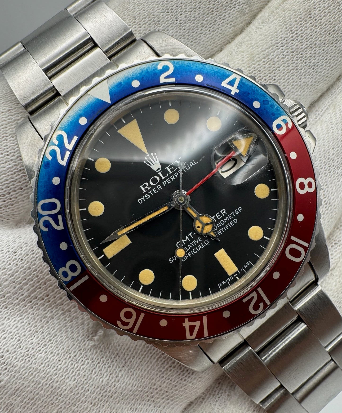 Rolex GMT-Master 16750 Pepsi Matte Dial Yellow Patina 1980 (Full-Set/Unpolished)