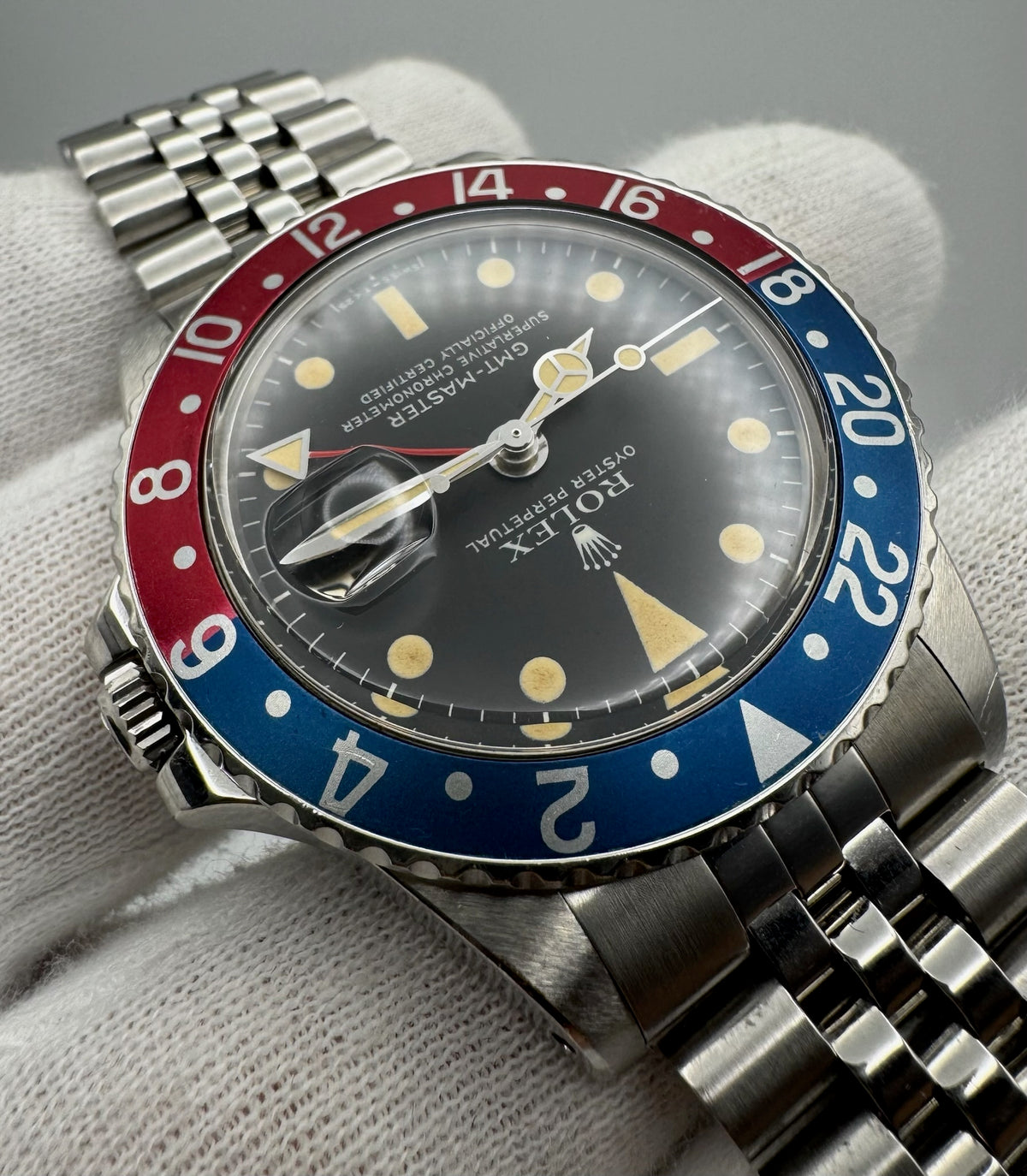 Rolex GMT-Master 1675 MK4 Pepsi Yellow Patina 1978 (Full-Set/Unpolished/Serviced)