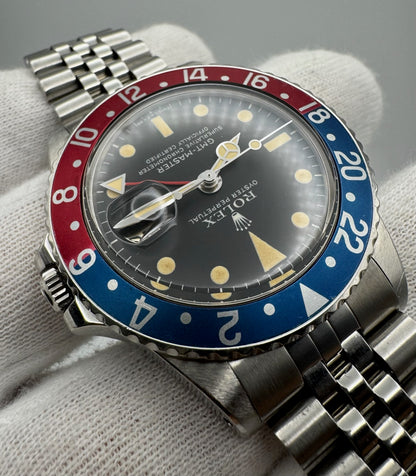 Rolex GMT-Master 1675 MK4 Pepsi Yellow Patina 1978 (Full-Set/Unpolished/Serviced)