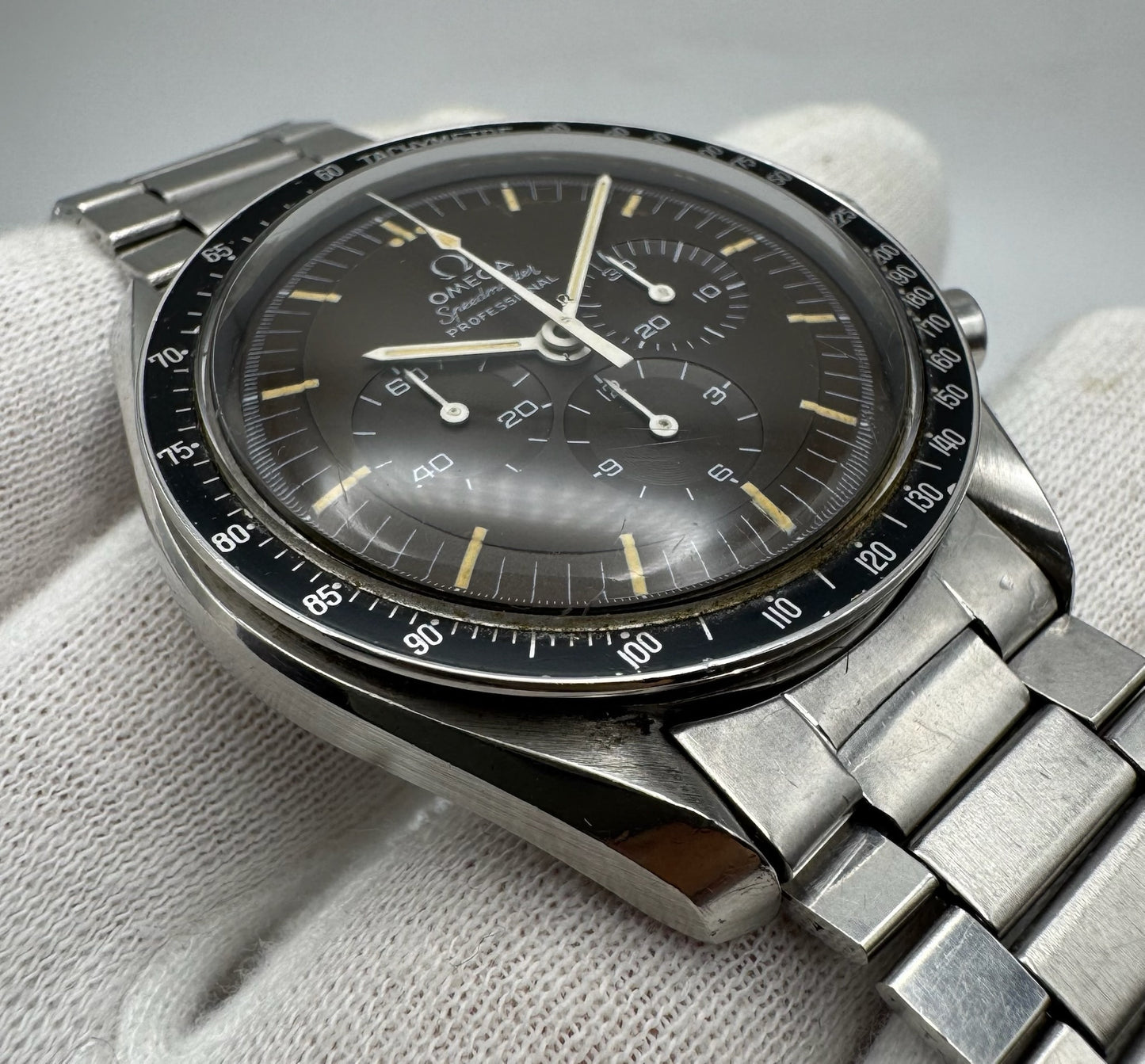 Omega Speedmaster Professional Moonwatch 145.022-69ST Caramel Tropical Dial Yellow Patina 1969 (Full-Set/Unpolished/Serviced)