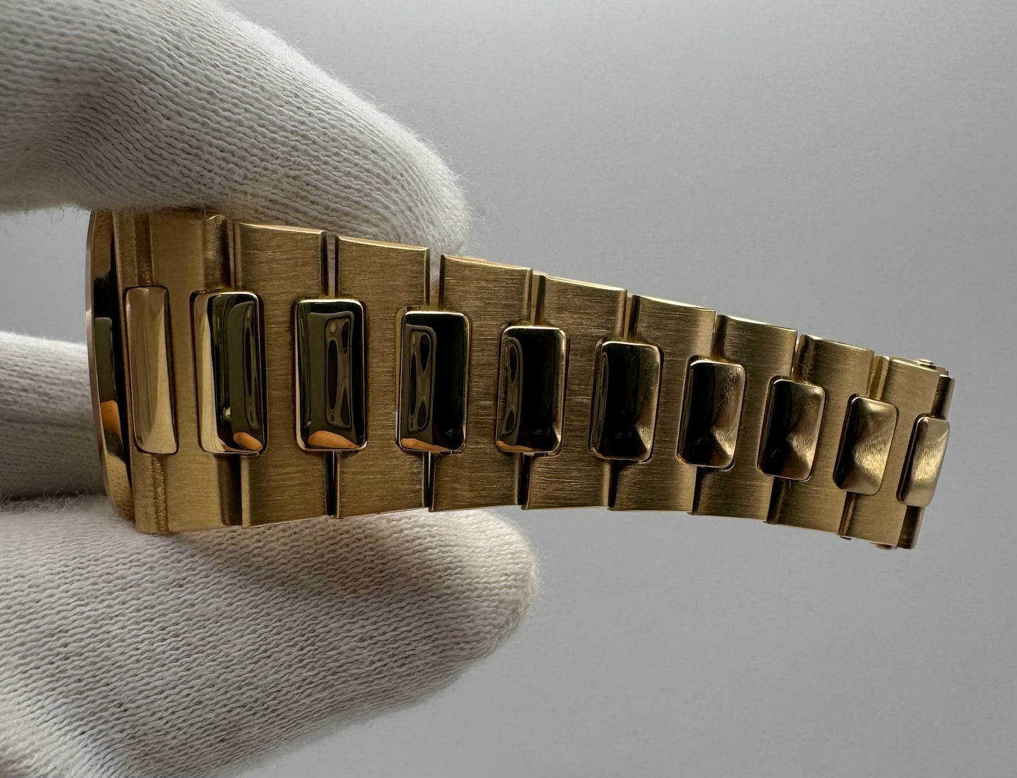 Patek Philippe Nautilus 3800J 18K Yellow Gold Blue Sigma Dial 1984