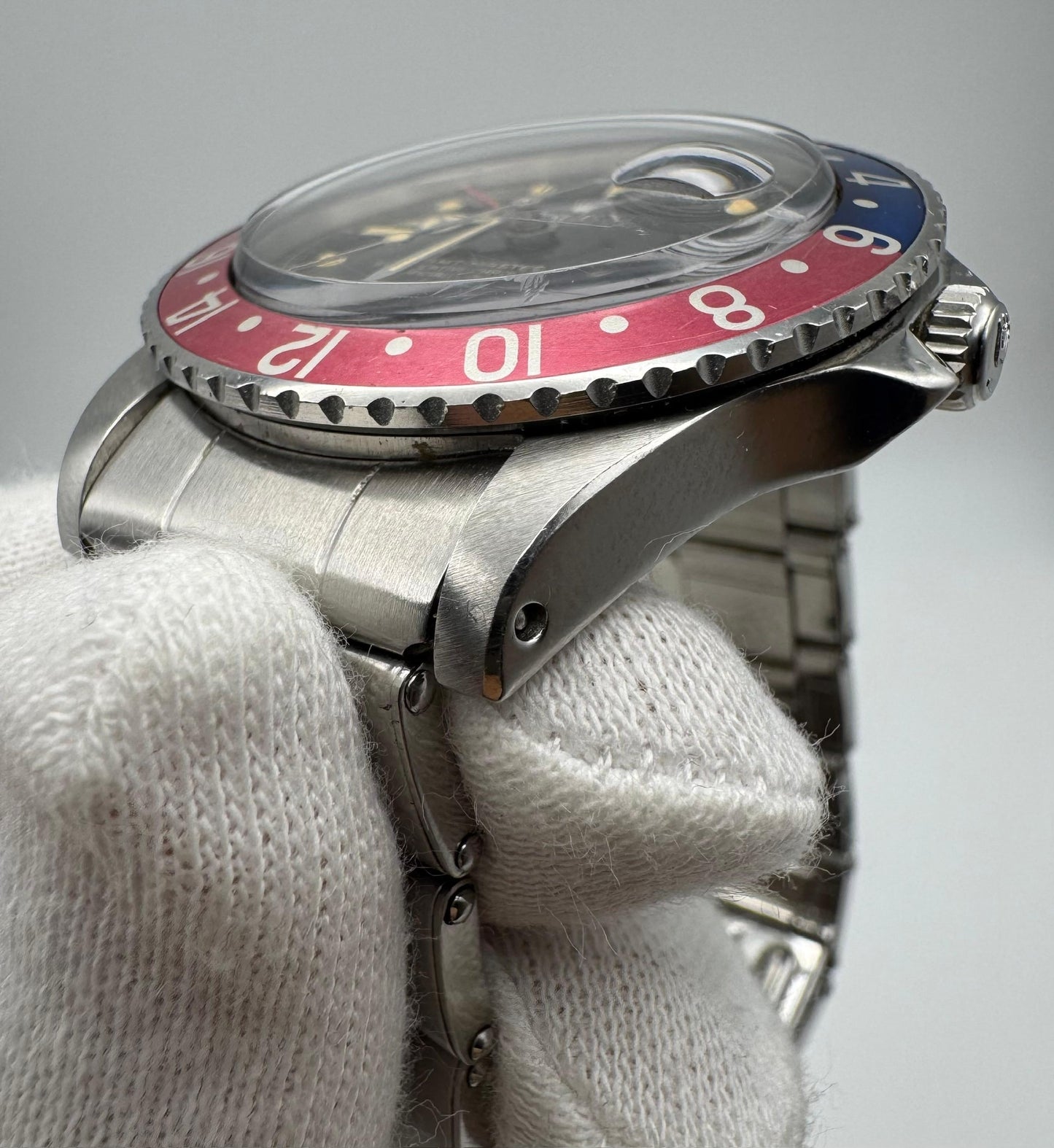 Rolex GMT-Master 1675 PCG Gilt Chapter Ring Oyster Riveted Pepsi Red Back 1961 (Full-Set/Unpolished)