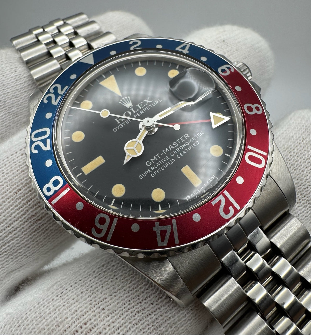 Rolex GMT-Master 1675 MK4 Pepsi Yellow Patina 1978 (Full-Set/Unpolished/Serviced)